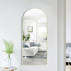 Miroir sur pied en bois moderne et arqué sur toute la longueur
