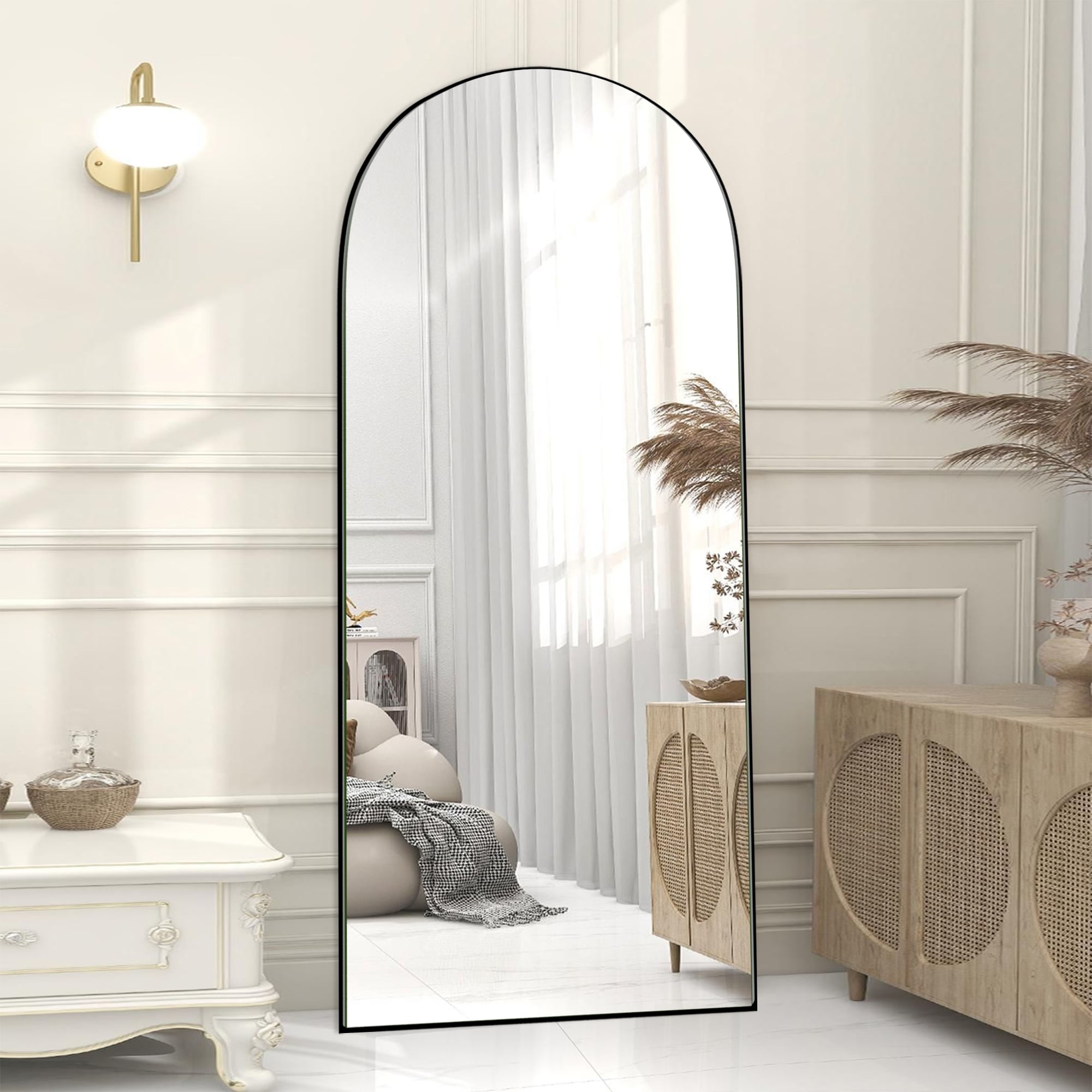 Miroir sur pied en bois moderne et arqué sur toute la longueur