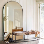 Miroir sur pied en bois moderne et arqué sur toute la longueur