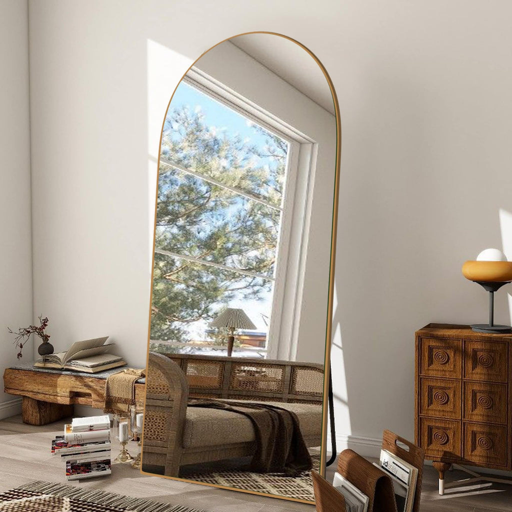 Miroir sur pied en bois moderne et arqué sur toute la longueur