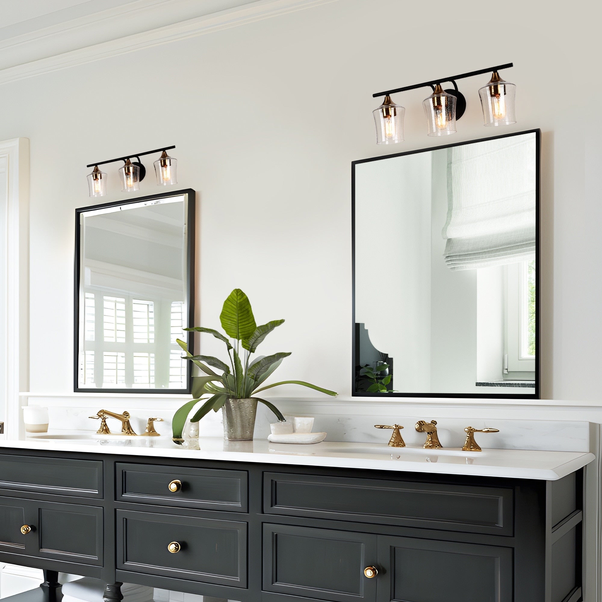 Luminaires de salle de bain linéaires modernes en or noir à 2, 3 ou 4 lampes avec verre grainé