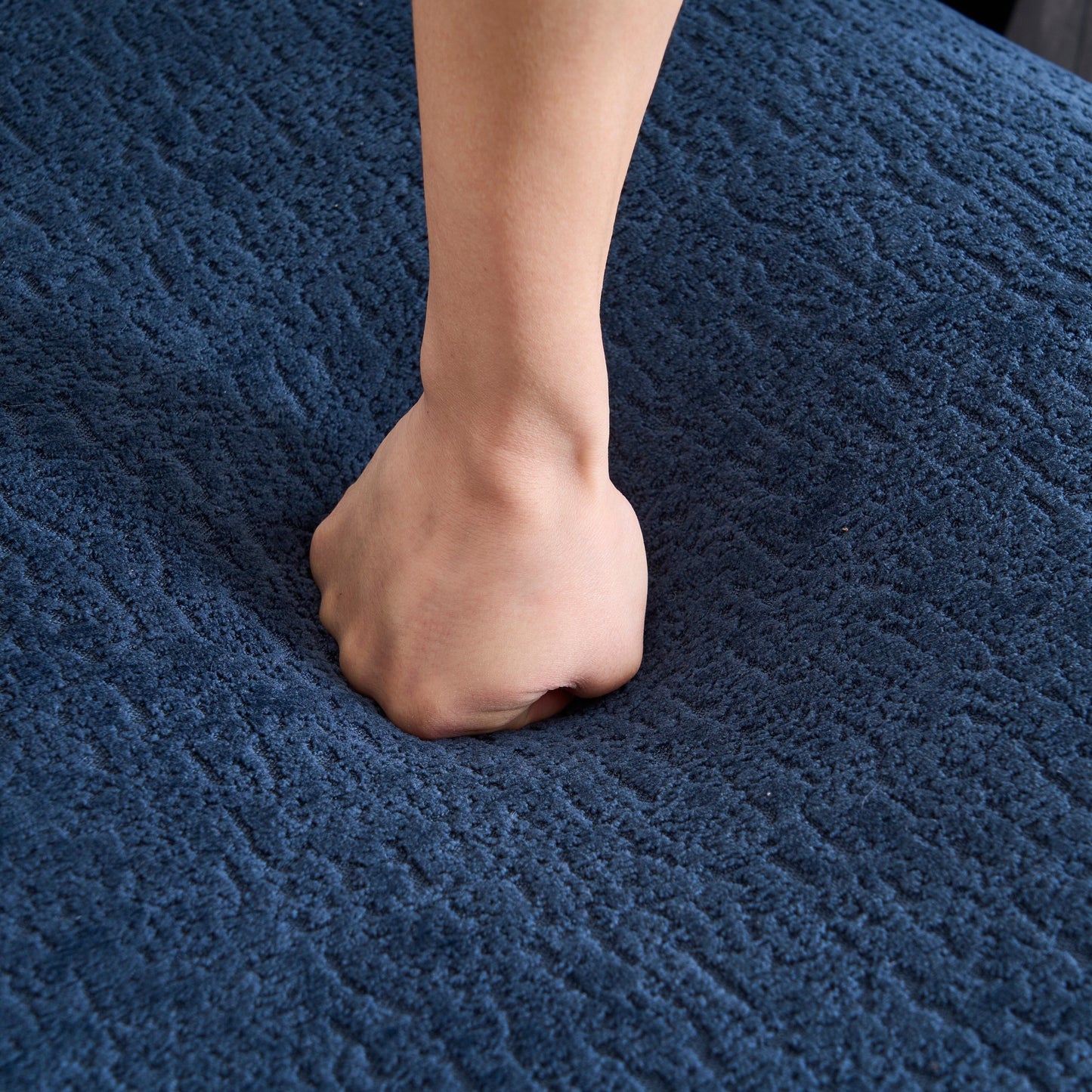 Canapé modulaire moderne en forme de L en chenille avec méridienne incurvée et 4 coussins pour le salon