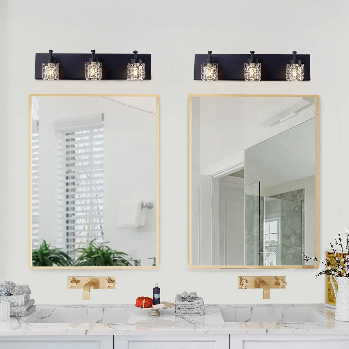 Luminaire de salle de bain moderne noir à 3 ampoules avec abat-jour en verre transparent