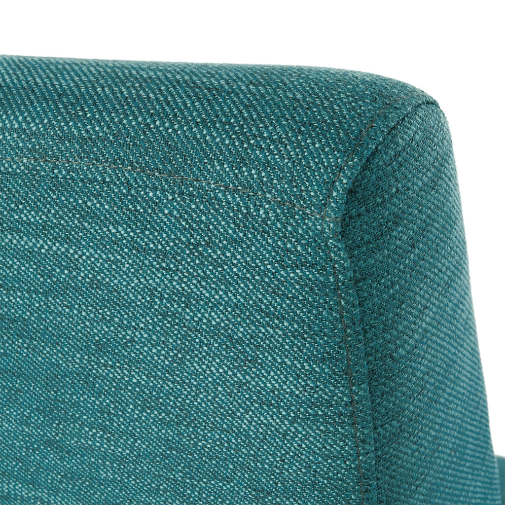 Fauteuil inclinable moderne en tissu avec repose-pieds, détails cloutés et pieds en bois de bouleau