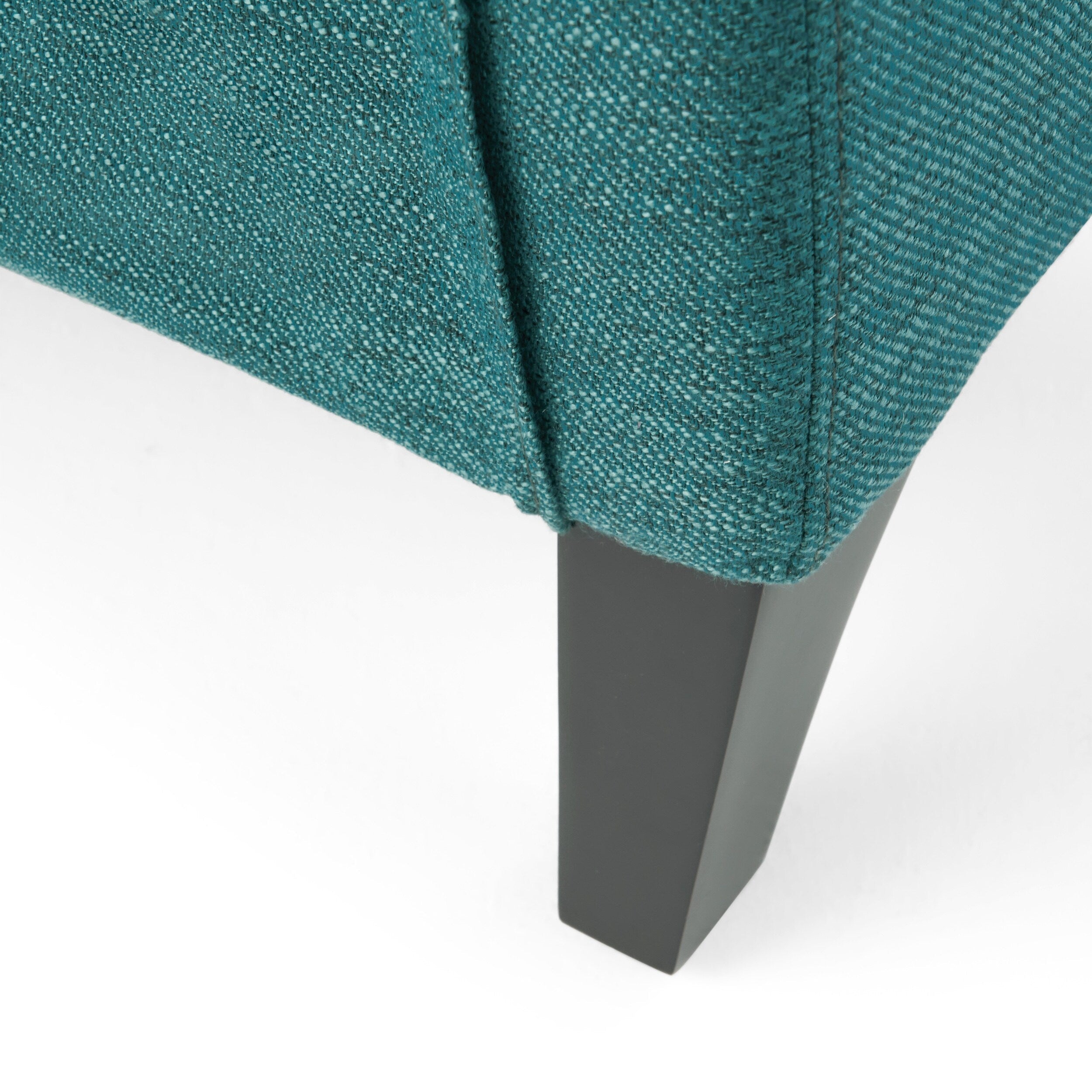 Fauteuil inclinable moderne en tissu avec repose-pieds, détails cloutés et pieds en bois de bouleau