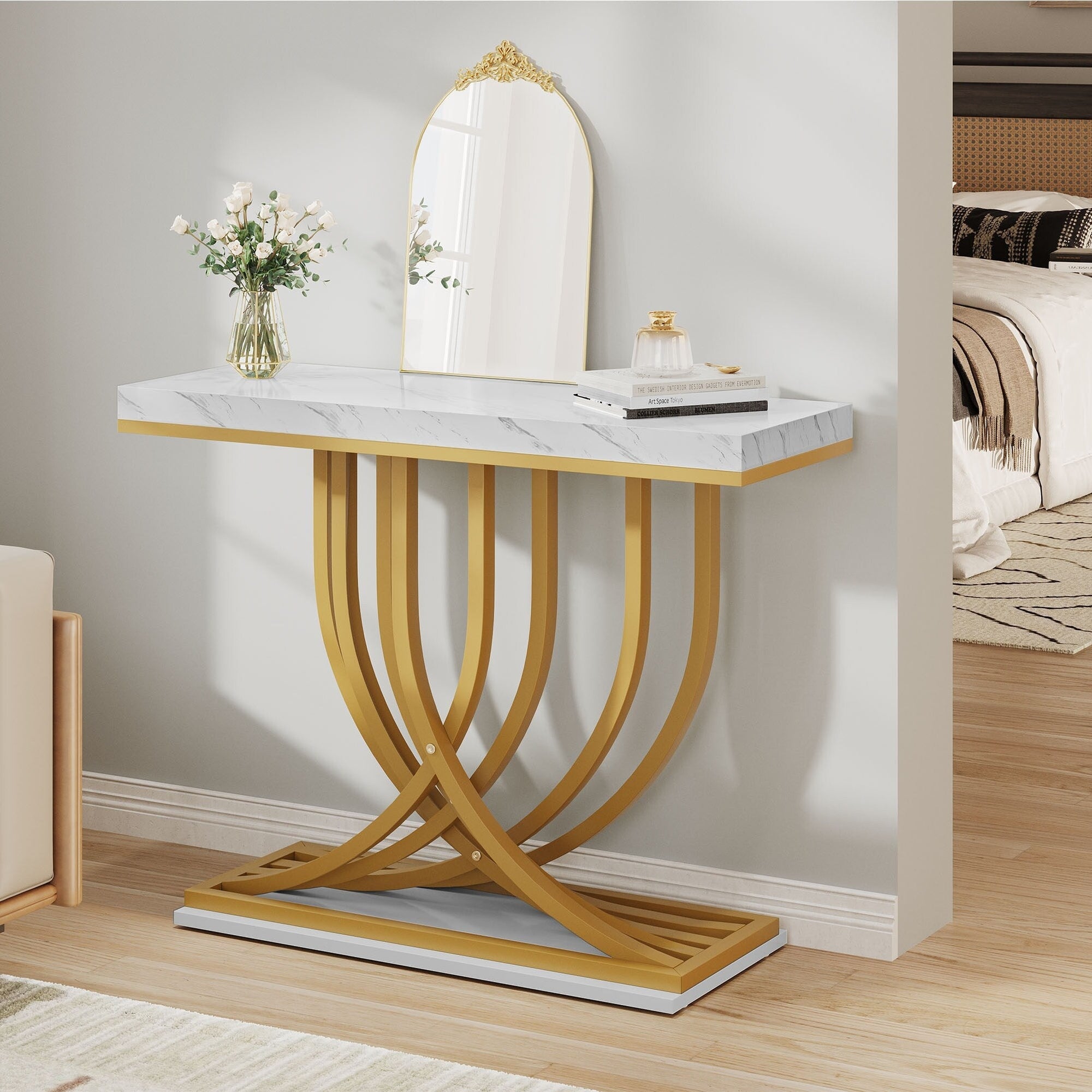 Console moderne dorée avec plateau en marbre pour entrée et couloir
