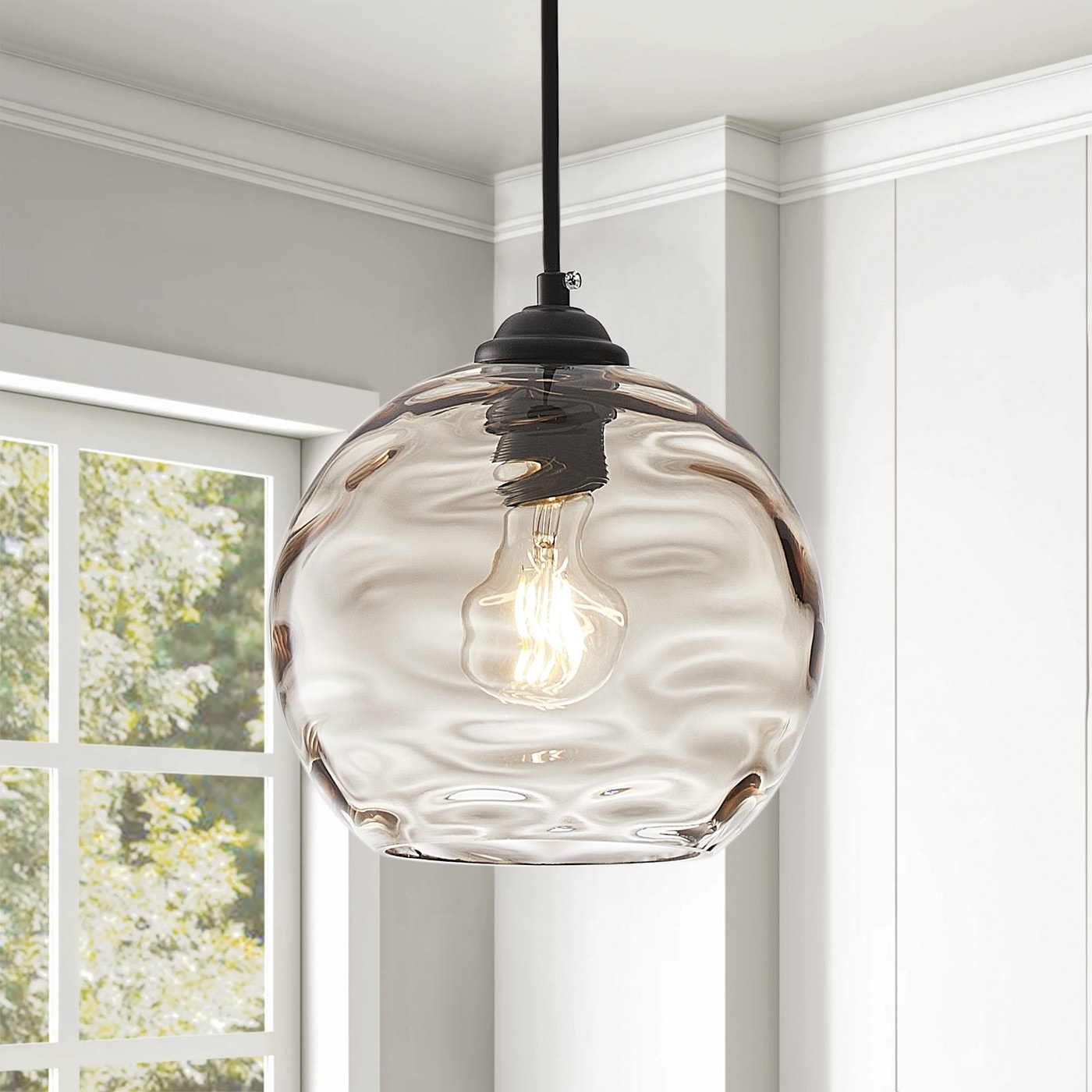 Lampe suspendue moderne noire à 1 lumière avec abat-jour en verre transparent ondulé