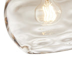 Lampe suspendue moderne noire à 1 lumière avec abat-jour en verre transparent ondulé