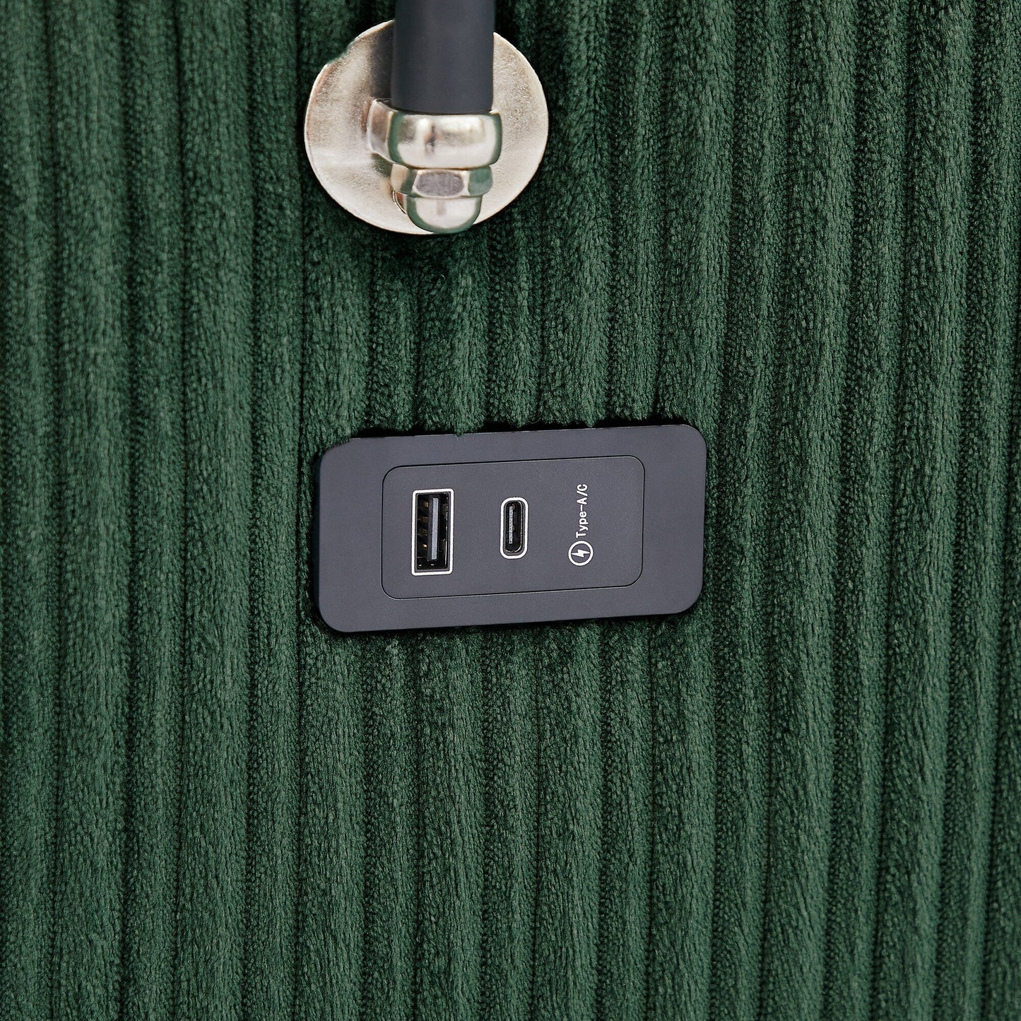 Canapé simple moderne avec pouf amovible, rangement dissimulé, ports USB, porte-gobelets et support de téléphone pour le salon