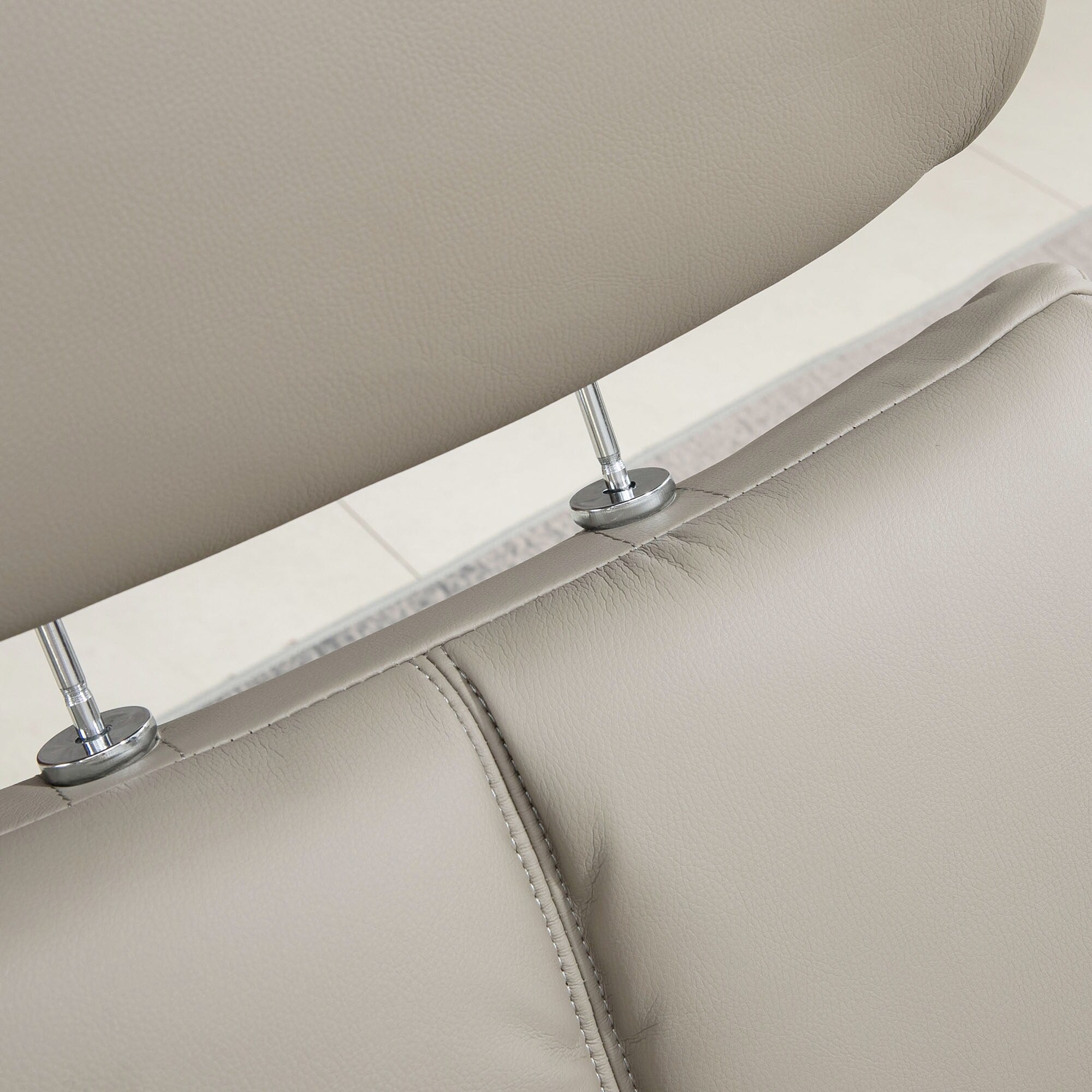 Fauteuil inclinable pivotant moderne en cuir synthétique avec repose-pieds, base en bois et appui-tête réglable pour salon et bureau