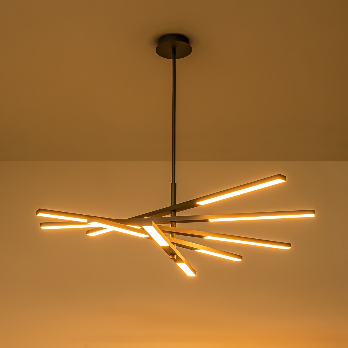 Lustre moderne à plusieurs niveaux Spoutnik linéaire, lumière chaude 3 000 K, LED intégrée