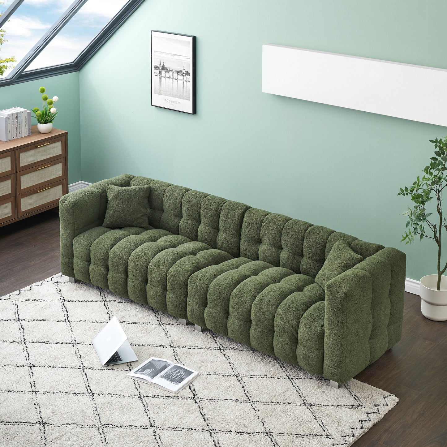 Canapé 4 places moderne rembourré, canapé en velours 102 avec 2 coussins décoratifs et support de pied pour salon et appartement