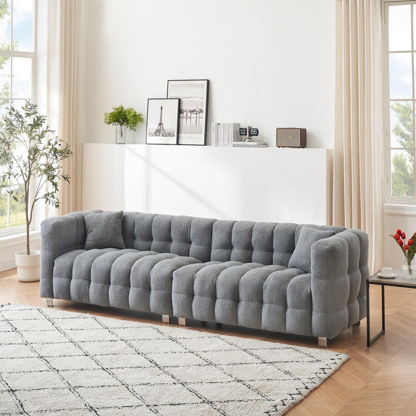 Canapé 4 places moderne rembourré, canapé en velours 102 avec 2 coussins décoratifs et support de pied pour salon et appartement