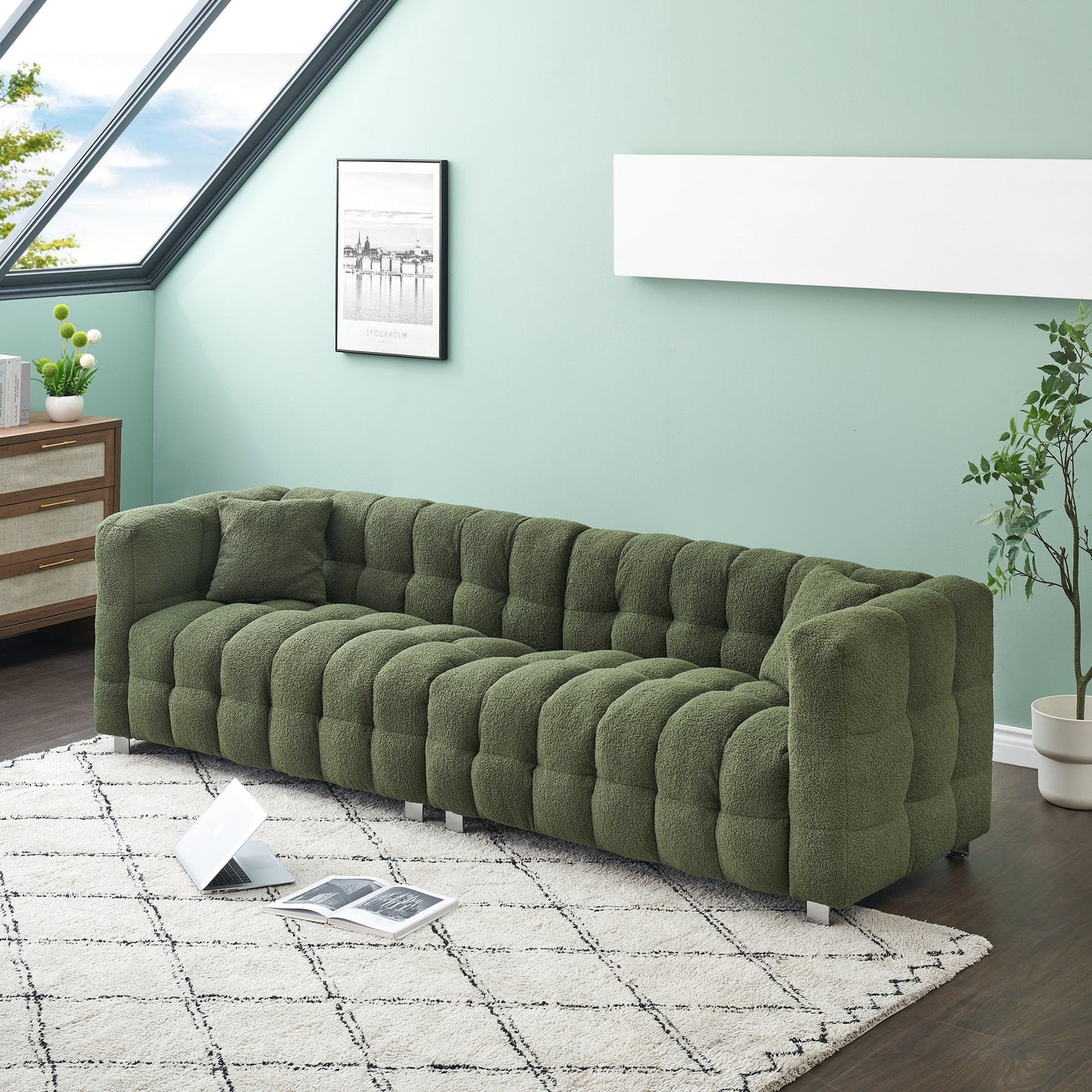 Canapé 4 places moderne rembourré, canapé en velours 102 avec 2 coussins décoratifs et support de pied pour salon et appartement