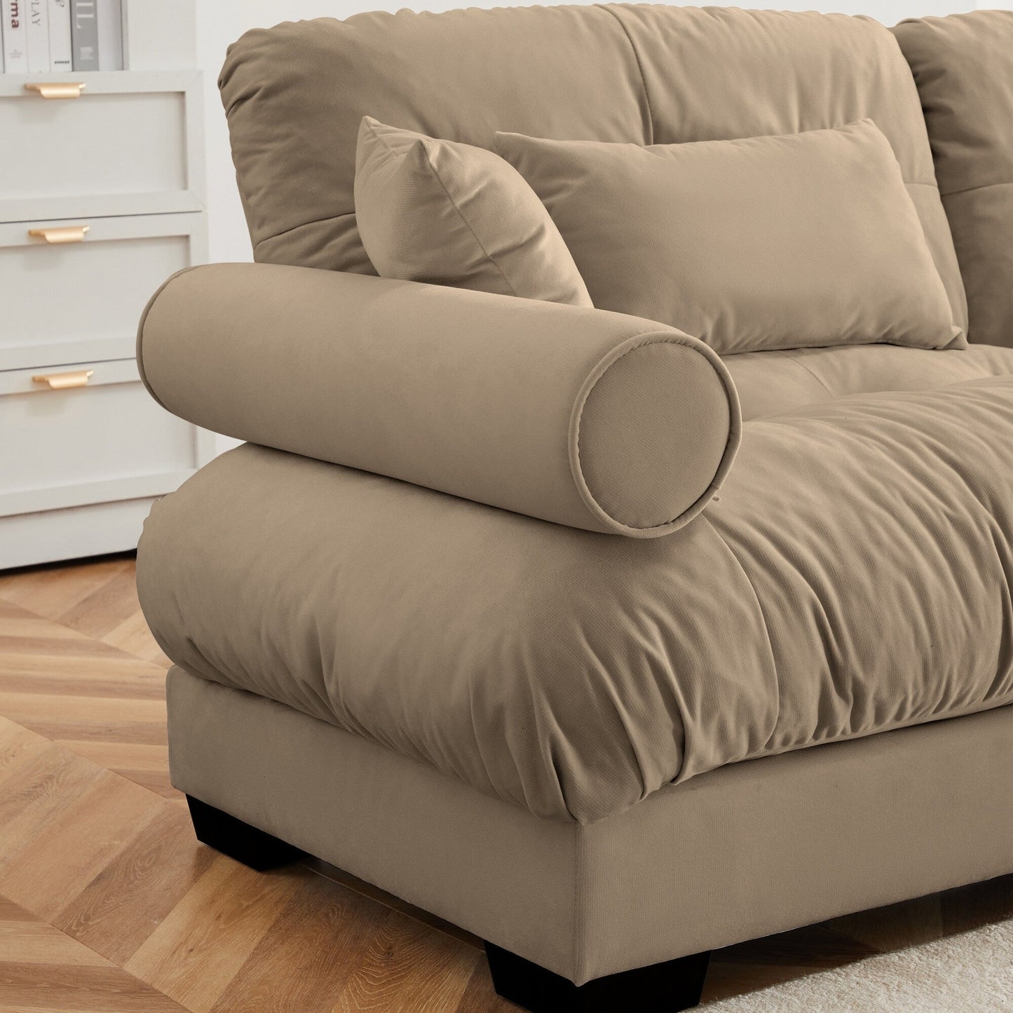 Canapé modulaire sectionnel en velours, siège profond, canapé nuage en forme de L avec pouf et accoudoirs renforcés pour le salon