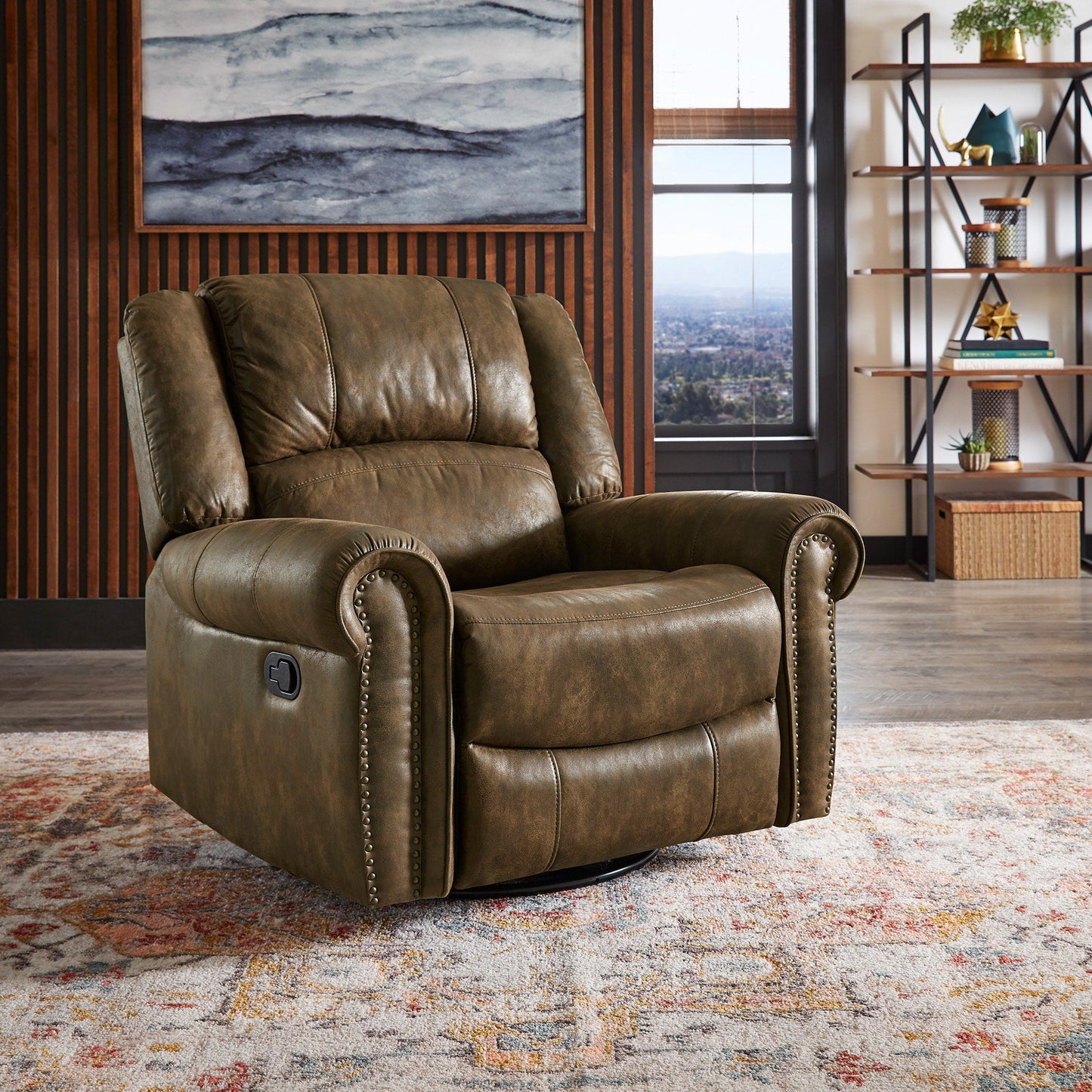 Fauteuil inclinable pivotant Monroe en microfibre polie avec tête de clou par iNSPIRE Q Classic