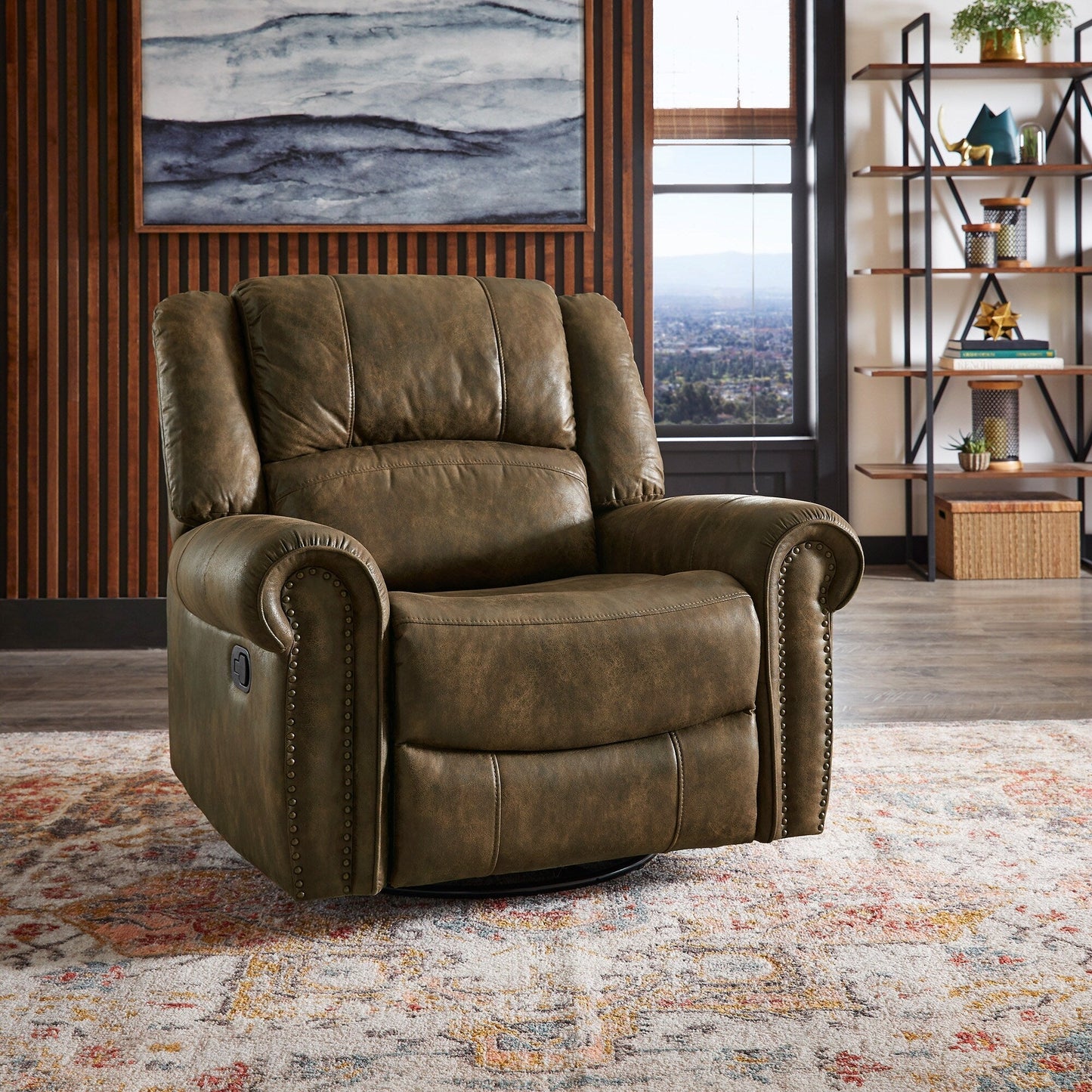 Fauteuil inclinable pivotant Monroe en microfibre polie avec tête de clou par iNSPIRE Q Classic