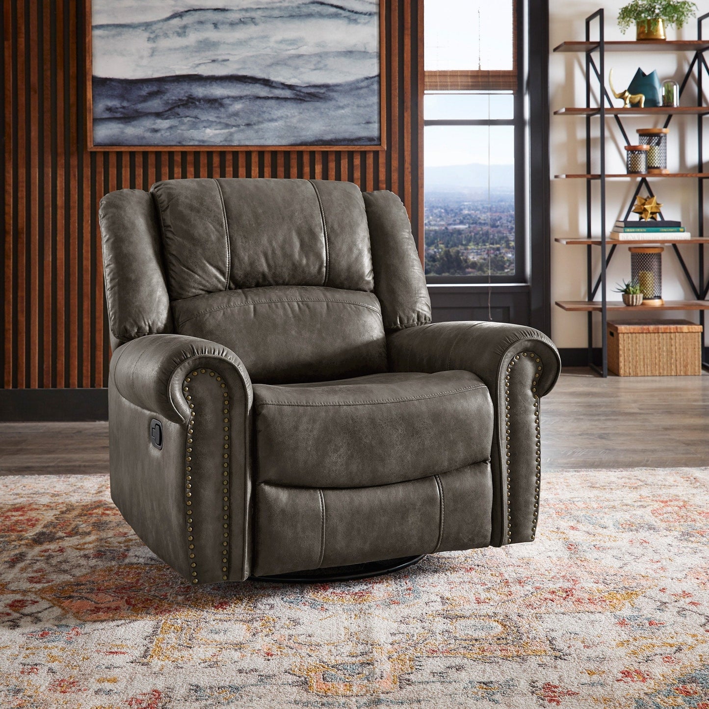 Fauteuil inclinable pivotant Monroe en microfibre polie avec tête de clou par iNSPIRE Q Classic