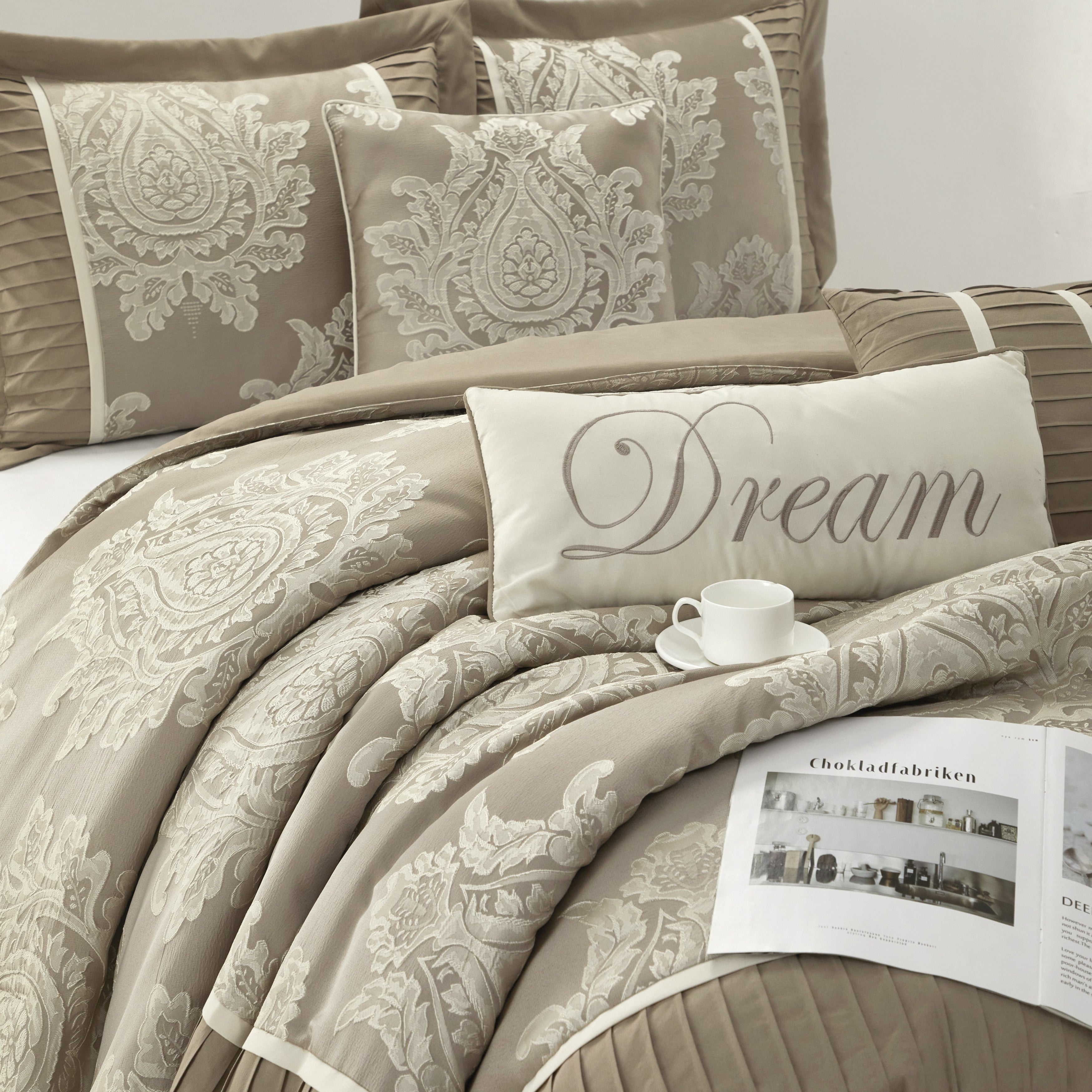 Ensemble de couette traditionnelle damassée Nanshing Tiana, 7 pièces