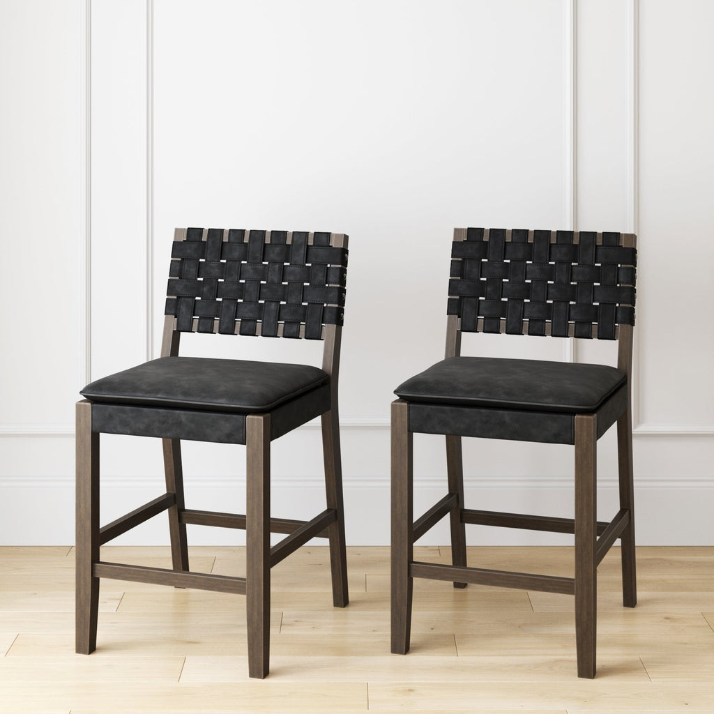 Tabouret de bar ou de comptoir en similicuir Nathan James Cohen, structure en bois massif avec repose-pieds et dossier en cuir tressé