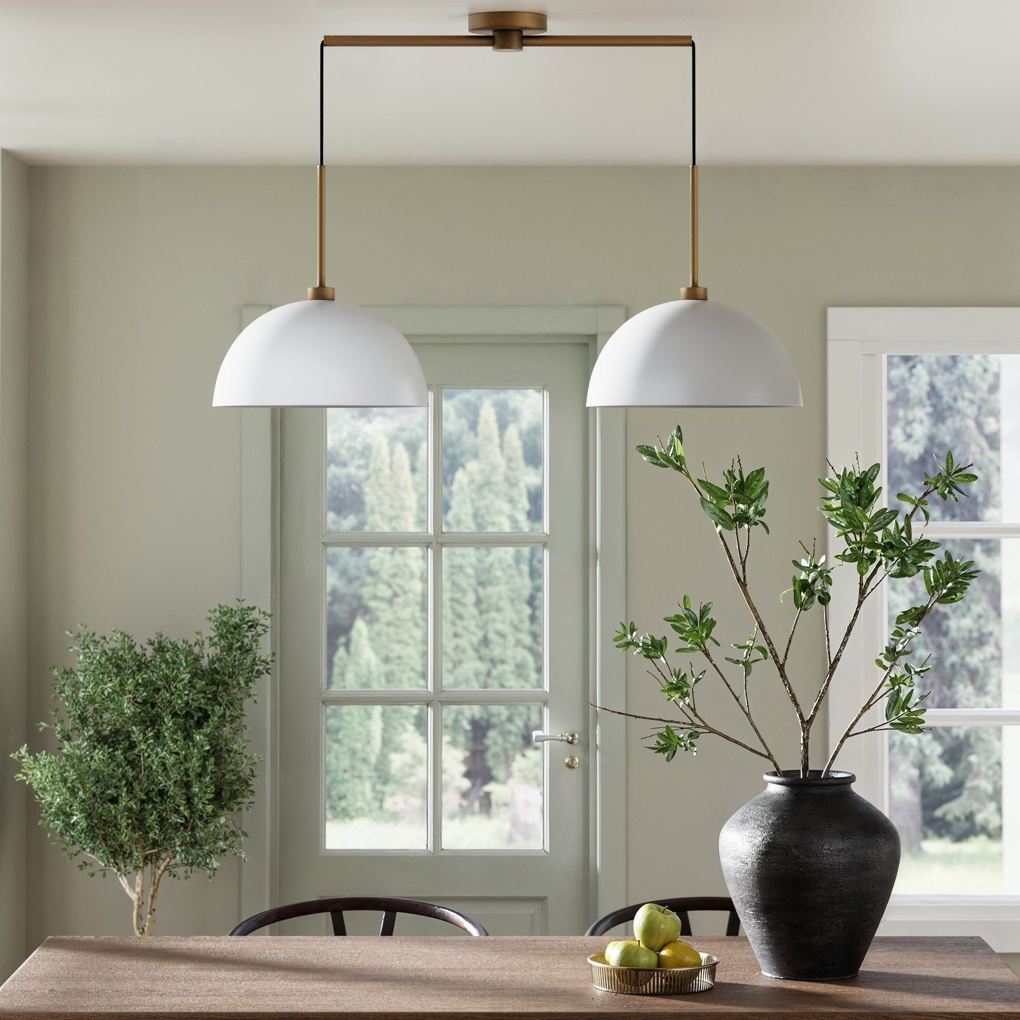 Luminaire suspendu moderne à 2 lumières pour îlot Percy de Nathan James, avec abat-jour en métal et cordon réglable