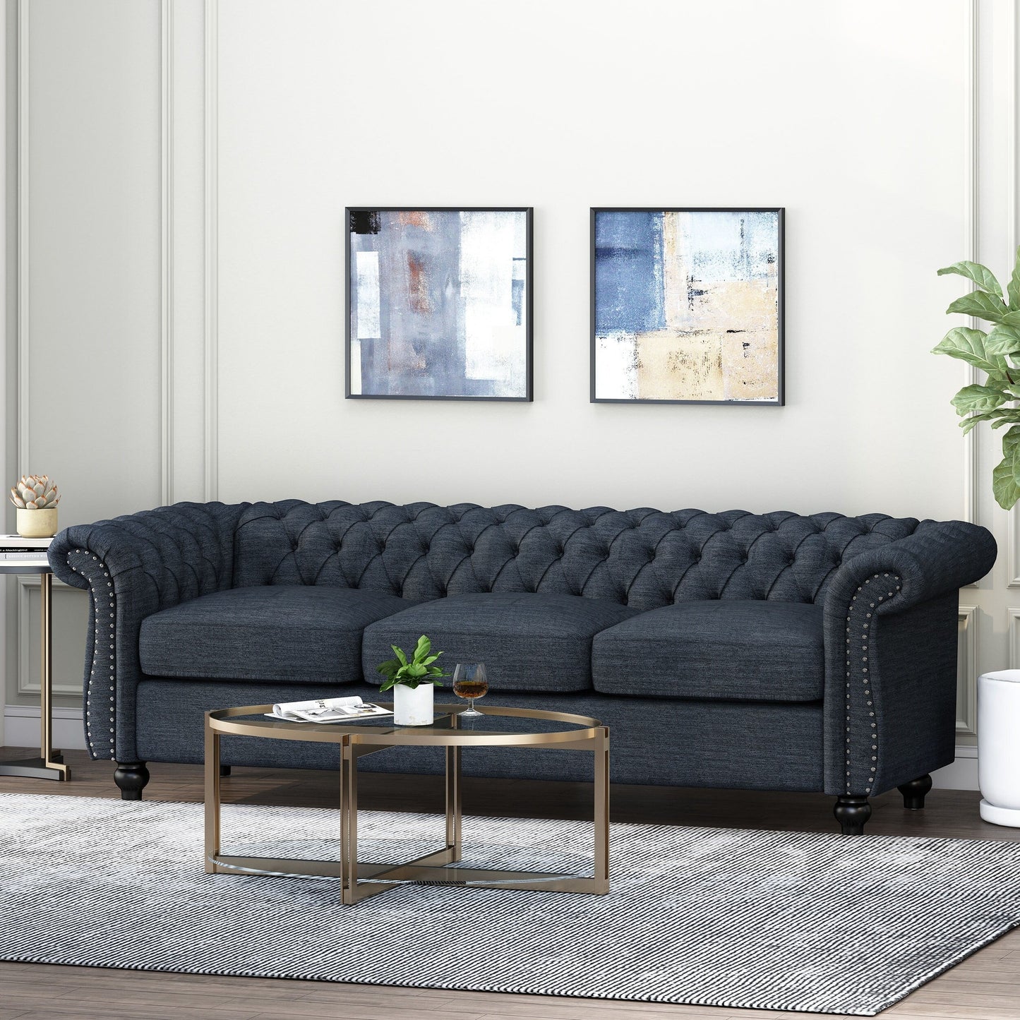 Canapé 3 places Chesterfield bleu marine 84,75, capitonné, avec clous et pieds en bois