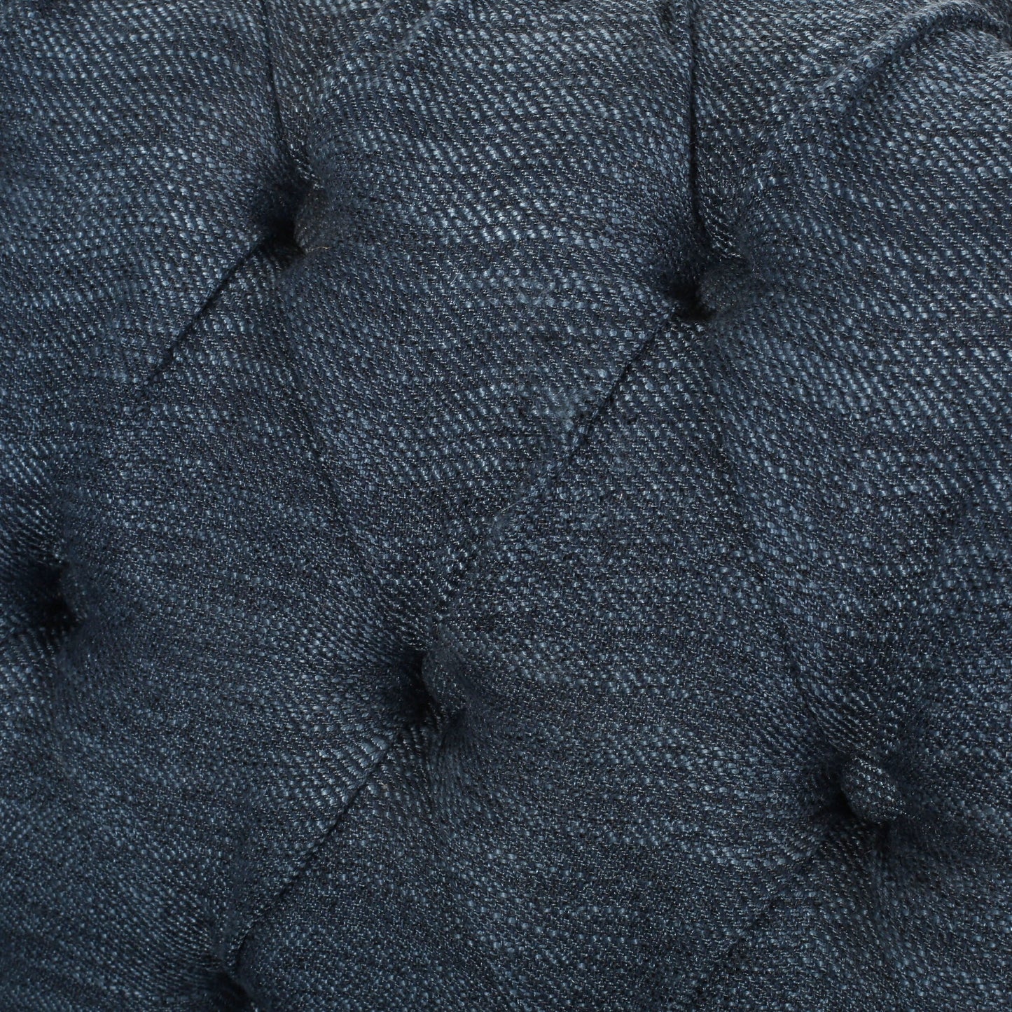 Canapé 3 places Chesterfield bleu marine 84,75, capitonné, avec clous et pieds en bois