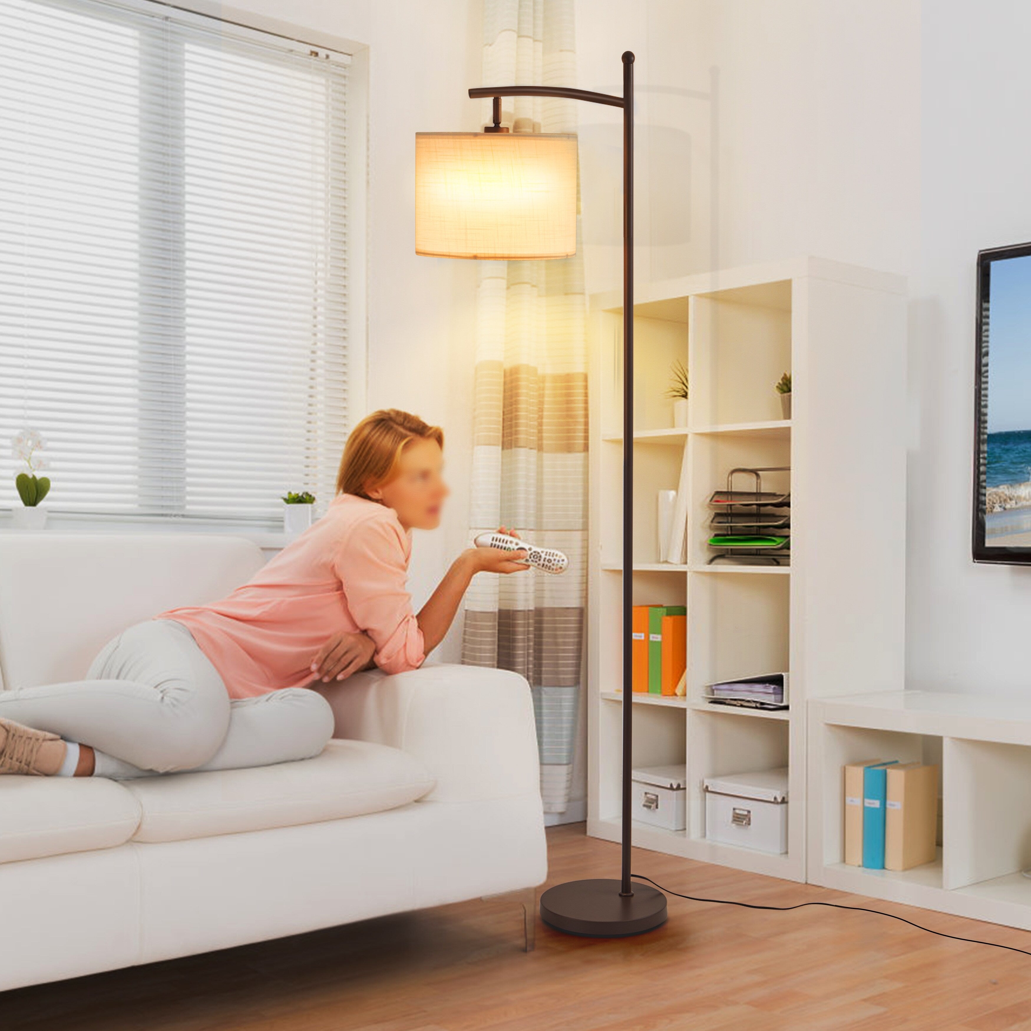 Lampadaire arqué Netin 66 avec télécommande et abat-jour rotatif