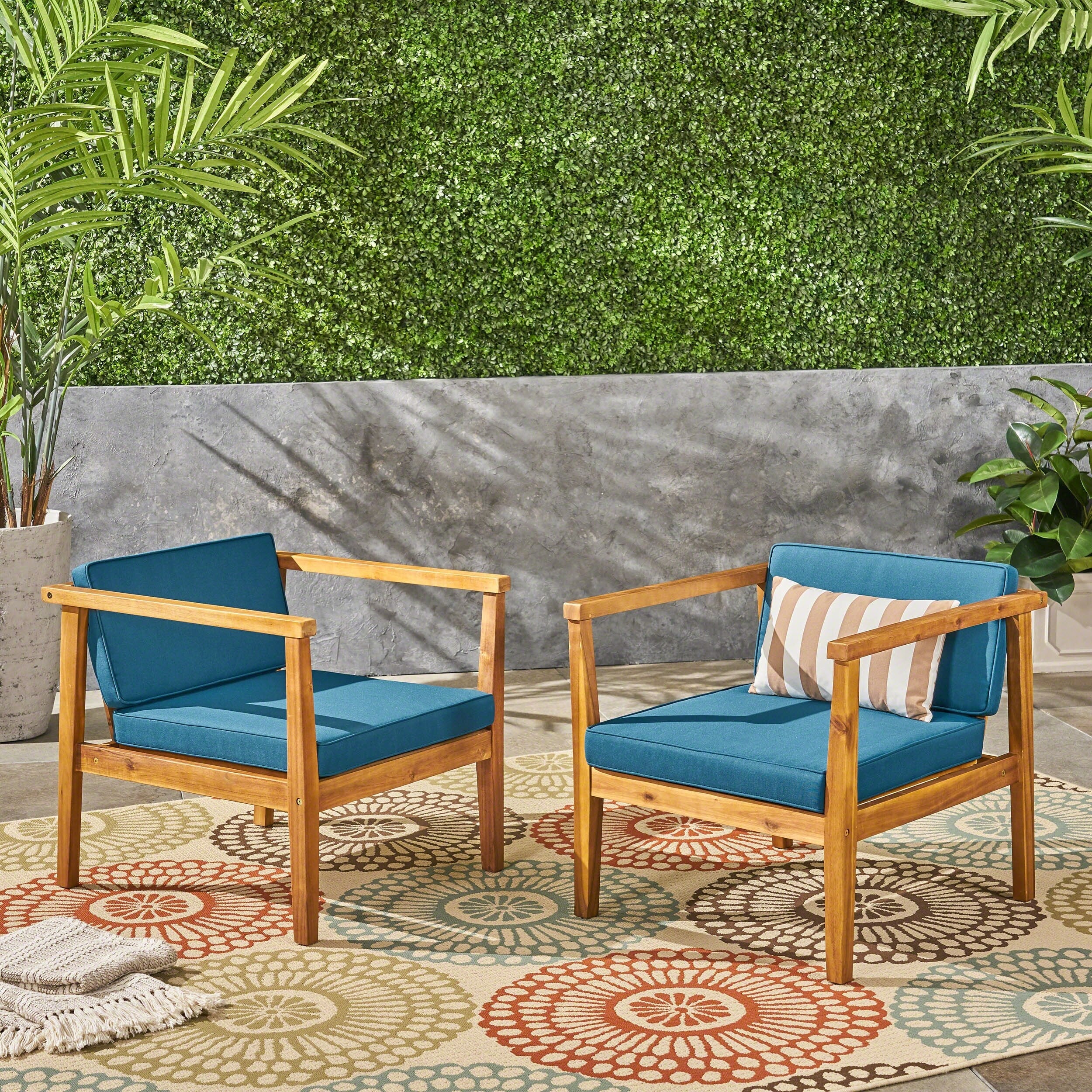 Fauteuils club d'extérieur Newbury en bois d'acacia avec coussins (lot de 2) par Christopher Knight Home