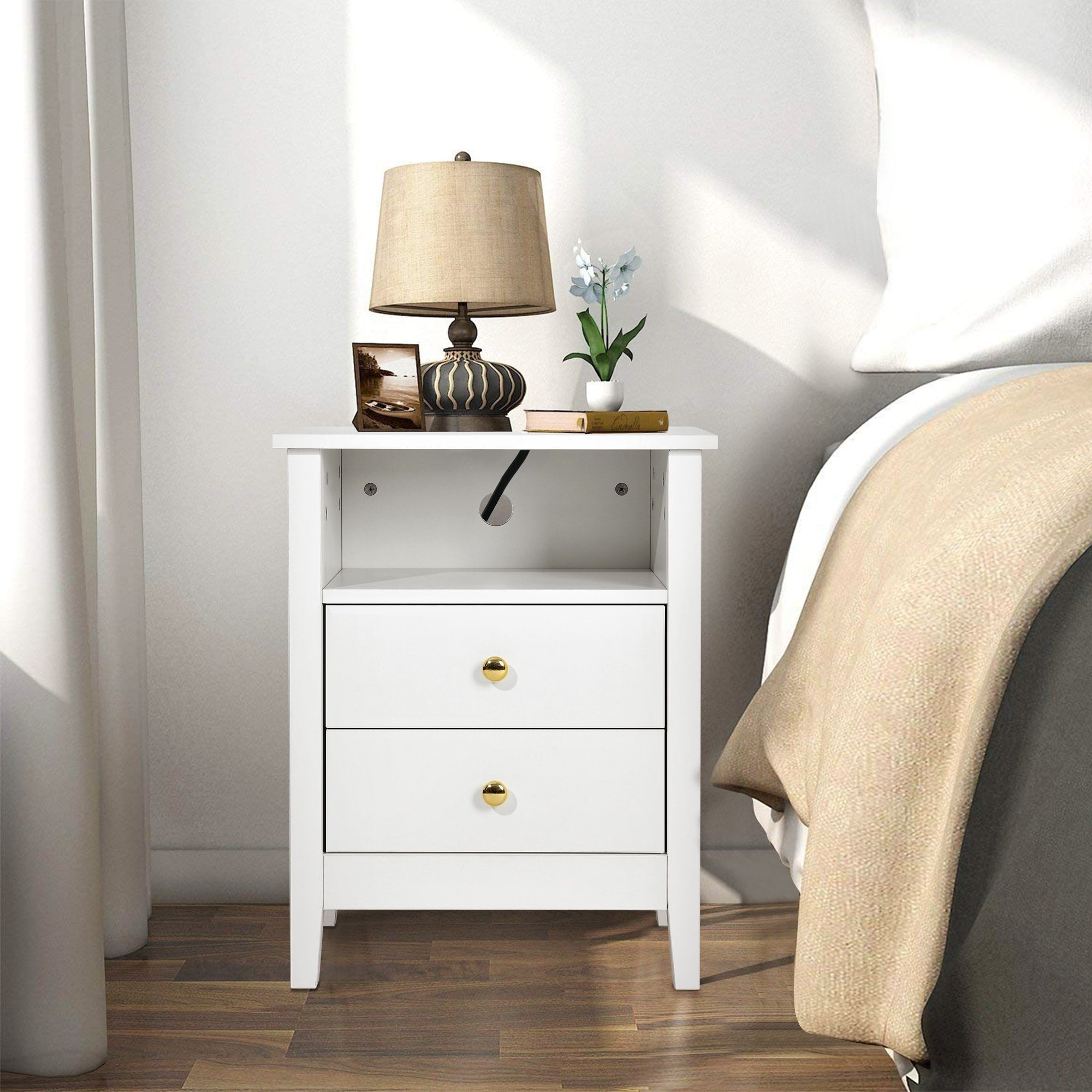 Ensemble de 2 tables de chevet avec station de charge, table d'appoint avec 2 tiroirs, ports et prises USB, table de chevet