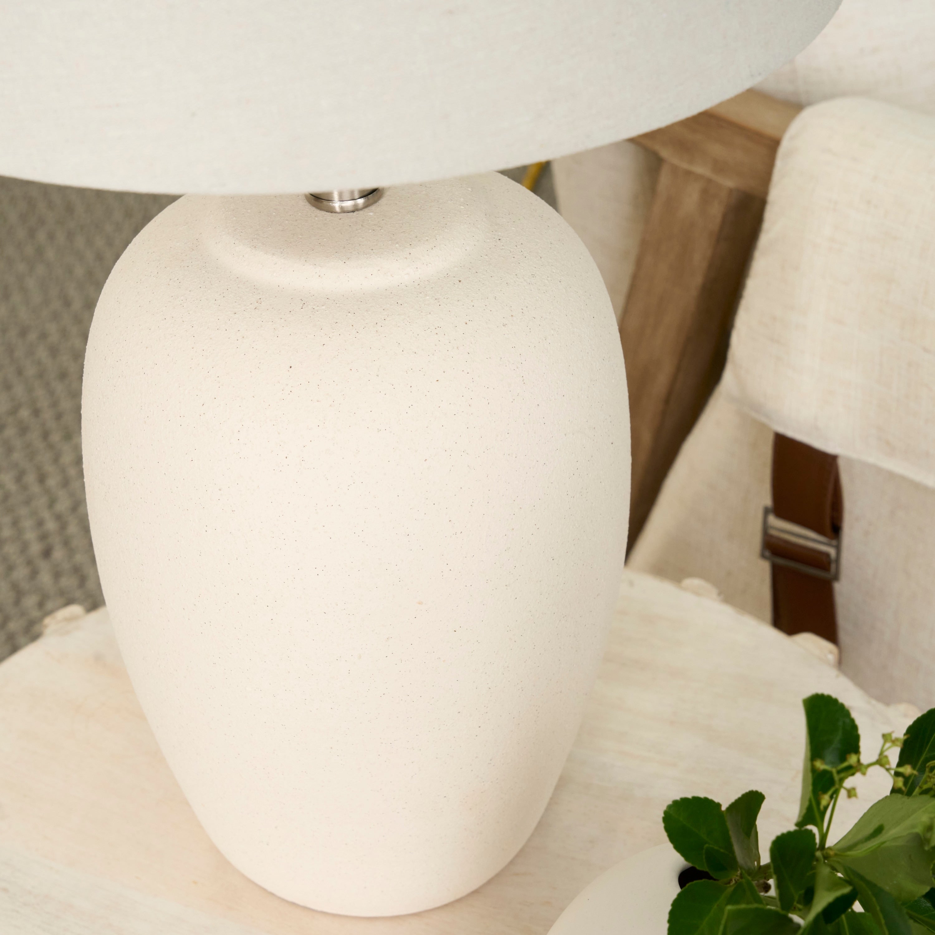 Lampe de table en pot en céramique non émaillée Nourison 23