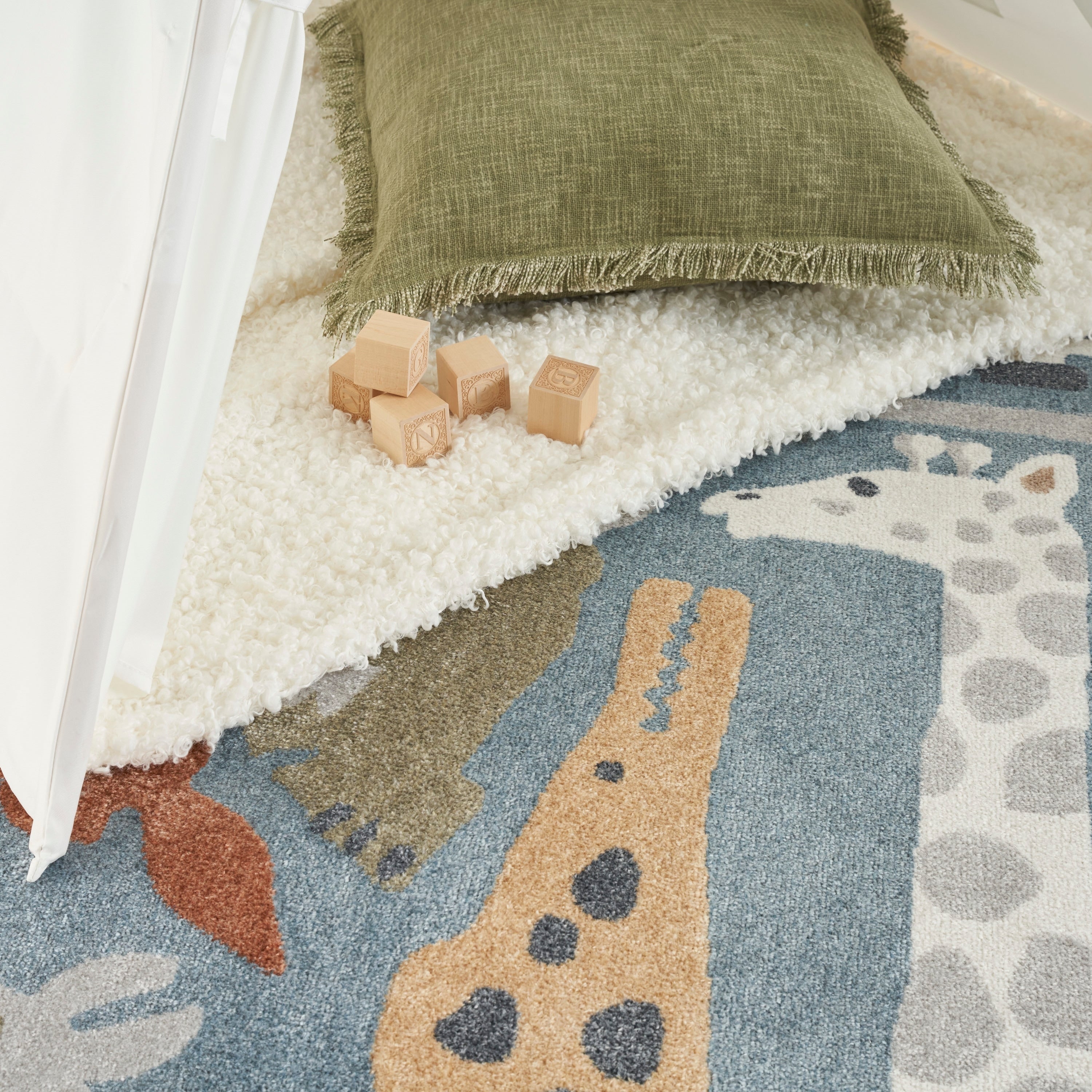 Tapis Nourison Astra lavable en machine à imprimé animal