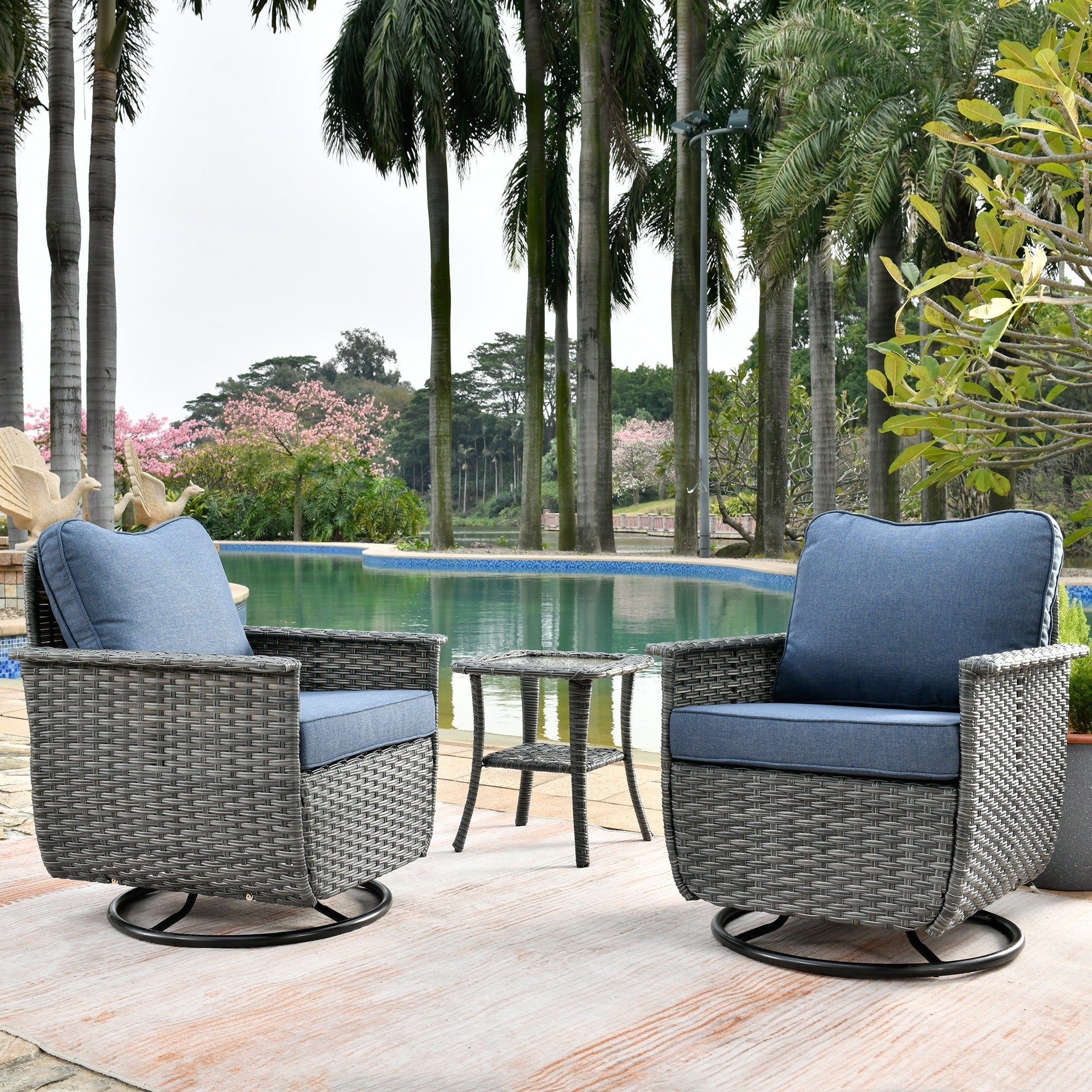 Ensemble de 3 chaises pivotantes en osier pour patio OVIOS, adaptées aux animaux de compagnie