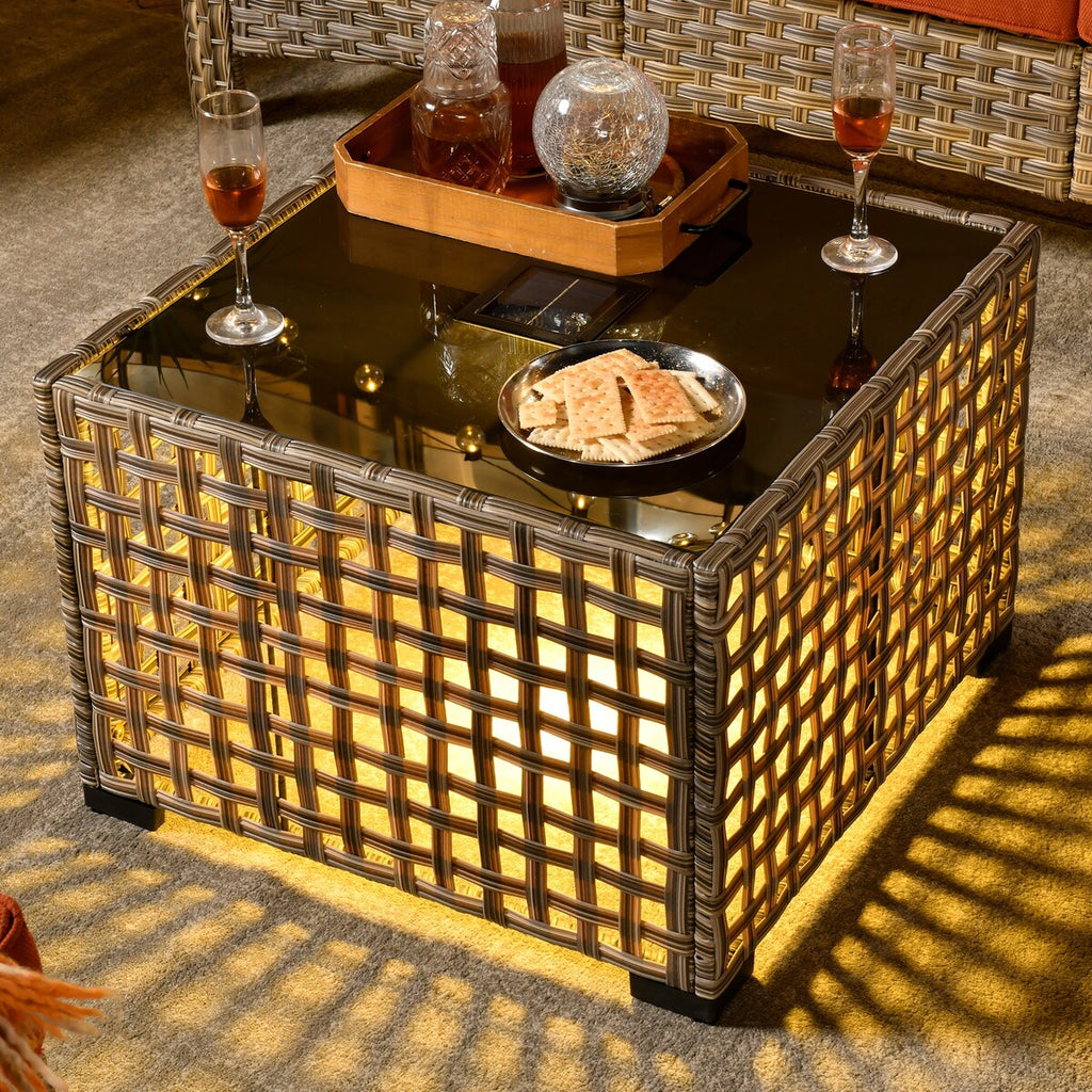 Ensemble de 6 chaises pivotantes d'extérieur en osier OVIOS avec table basse à énergie solaire