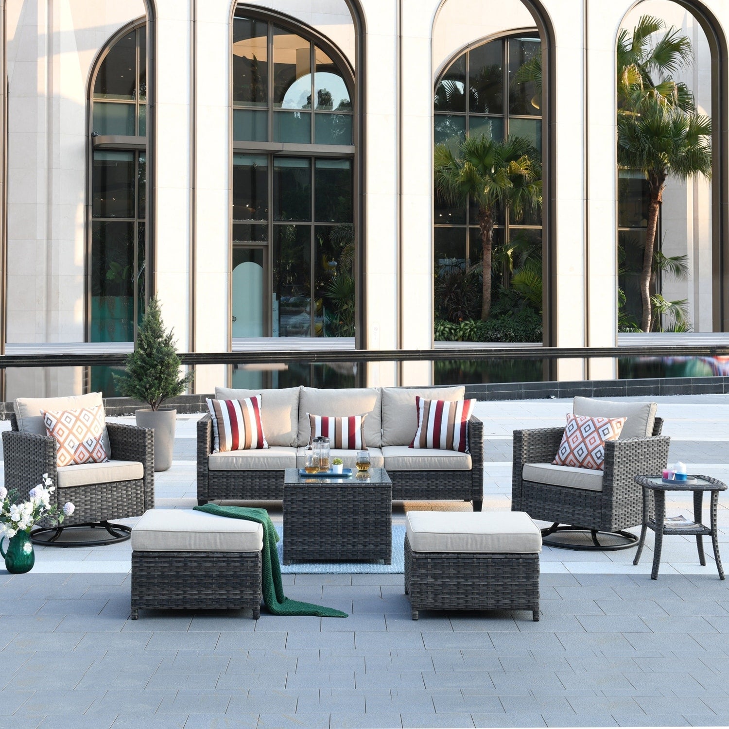 Ensemble de meubles de patio OVIOS 7 pièces en osier avec chaises pivotantes à bascule
