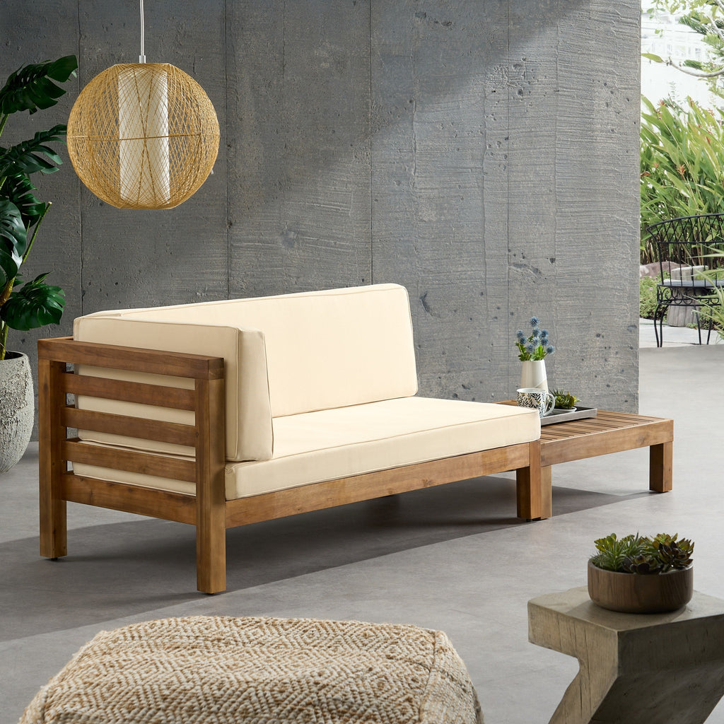 Ensemble causeuse et table basse d'extérieur en bois d'acacia Oana avec accoudoir gauche et coussin par Christopher Knight Home