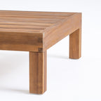 Ensemble causeuse et table basse d'extérieur en bois d'acacia Oana avec accoudoir gauche et coussin par Christopher Knight Home