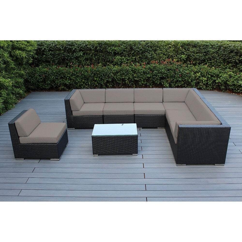 Ensemble de patio extérieur Ohana 8 pièces en osier noir avec coussins - Sans assemblage
