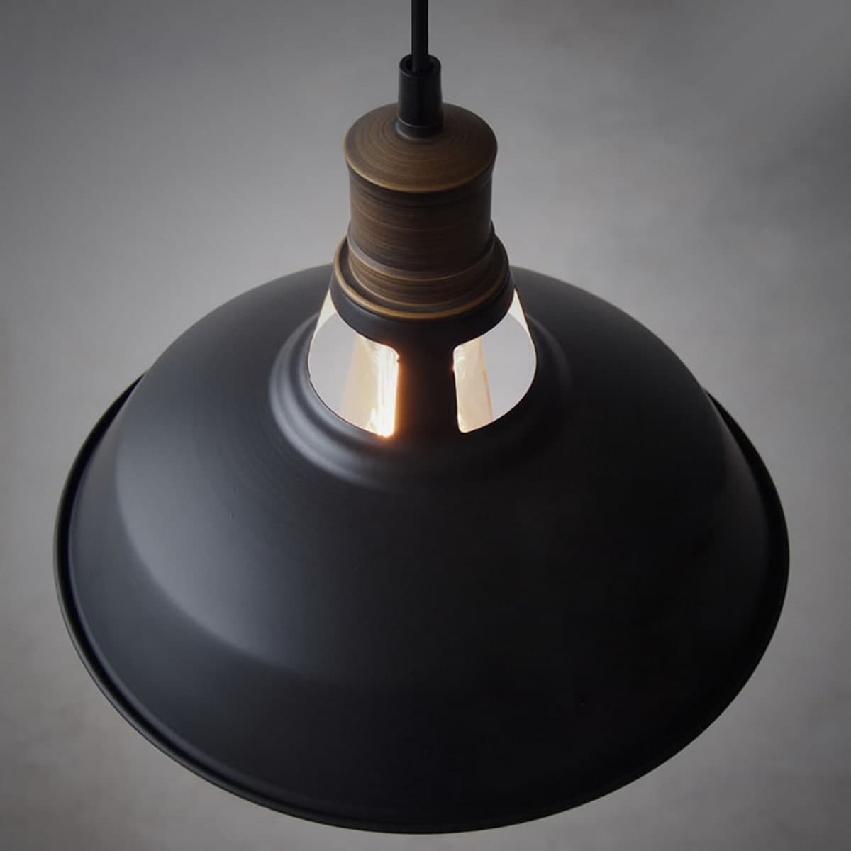 Suspension industrielle en métal Carbon Loft Kamari Mini