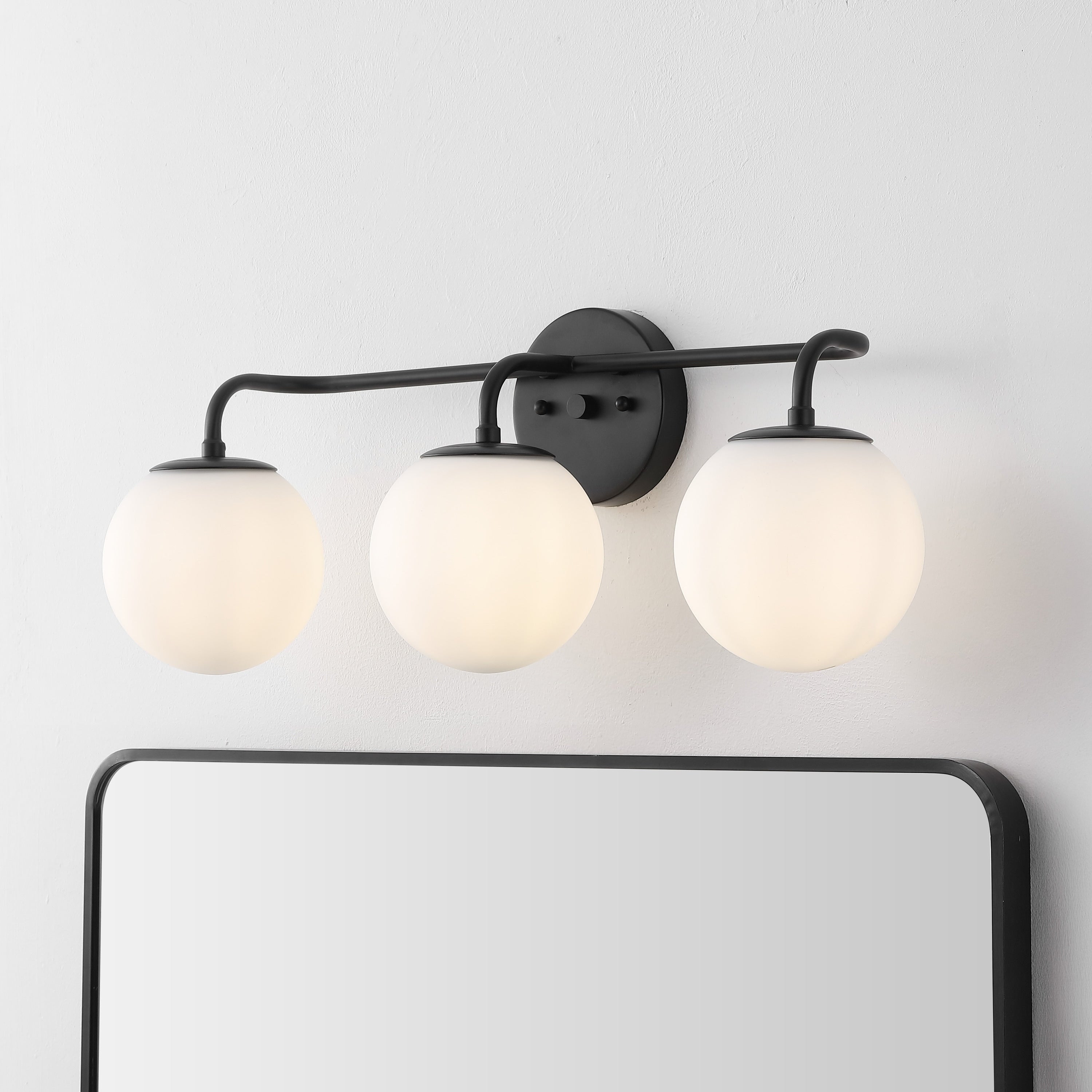 Luminaire de coiffeuse moderne à LED en métal et verre dépoli, par JONATHAN Y