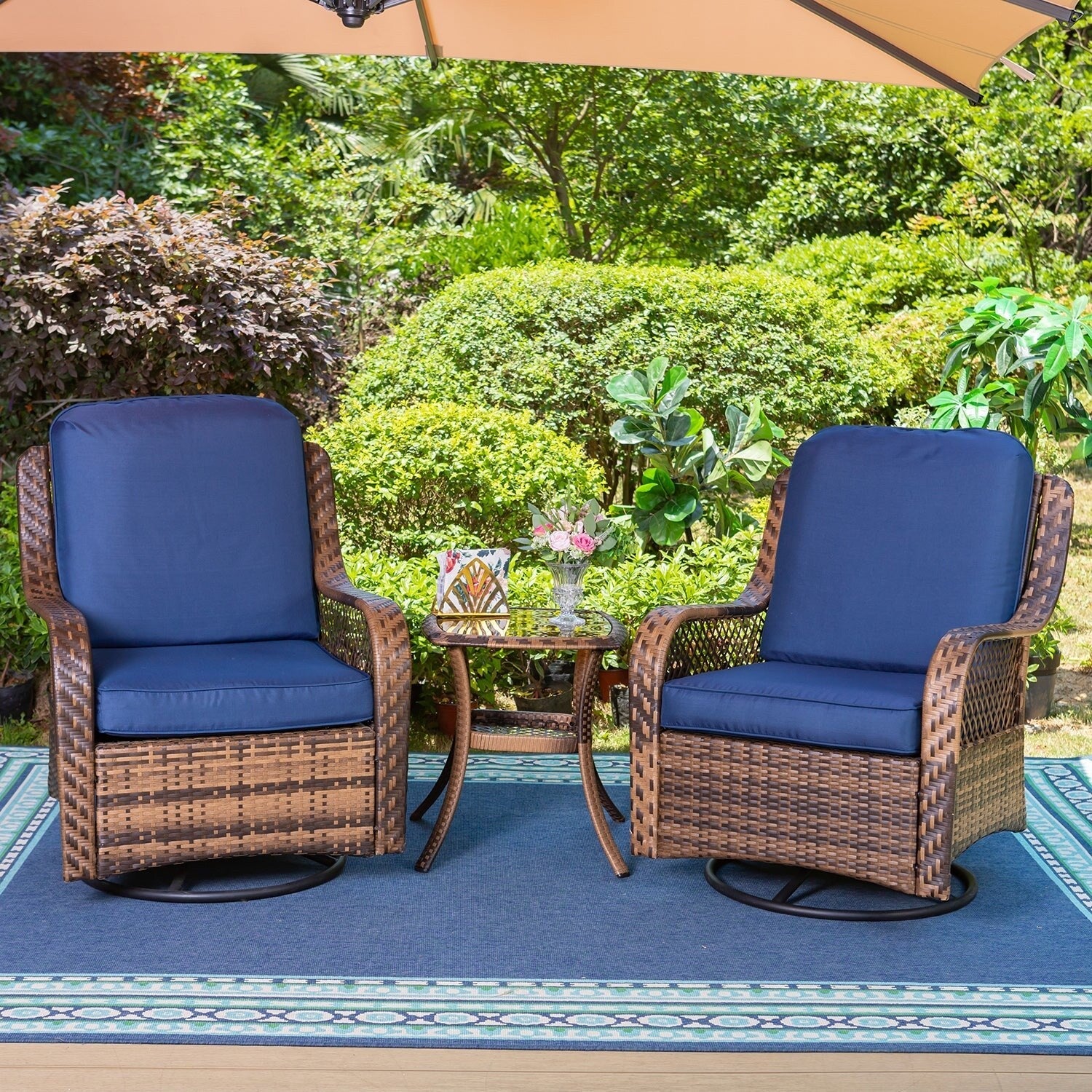 Ensemble de 3 chaises pivotantes à bascule Clarese en rotin et osier pour l'extérieur par Havenside Home