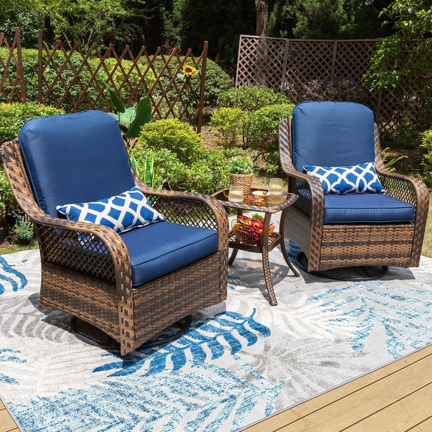 Ensemble de 3 chaises pivotantes à bascule Clarese en rotin et osier pour l'extérieur par Havenside Home