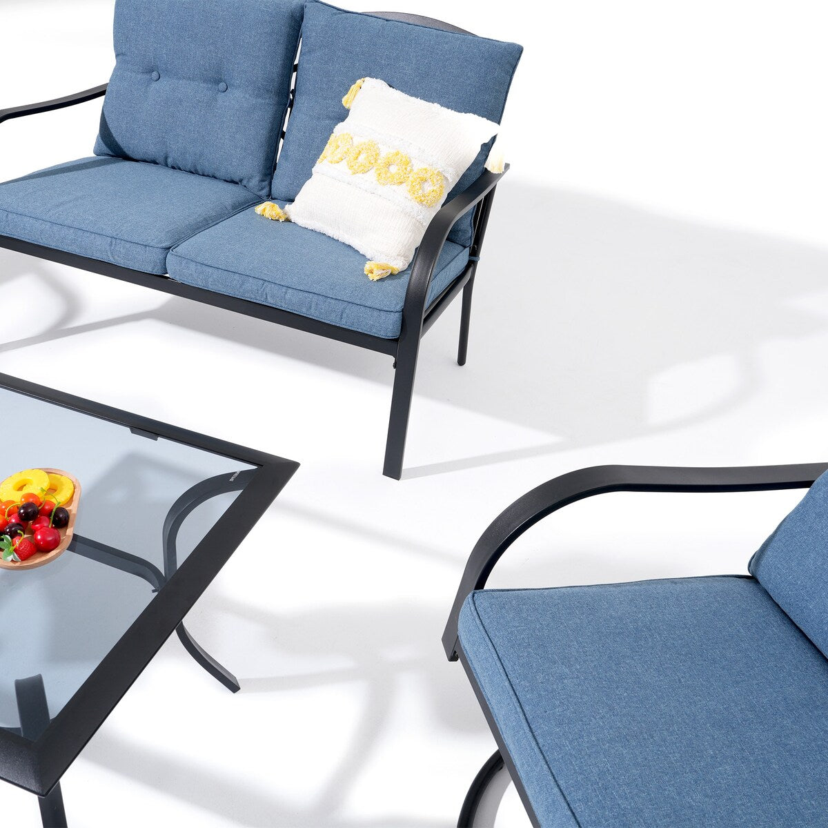 Ensemble de sièges d'extérieur pour 4 personnes, chaise pivotante avec coussins et table en verre trempé