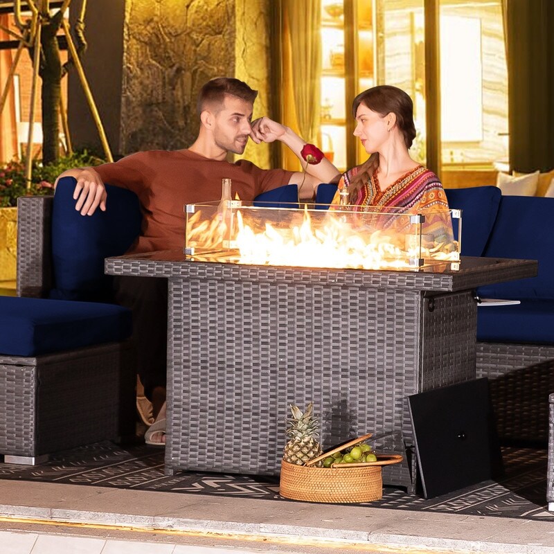 Ensemble de canapés d'extérieur sectionnels en osier gris FINCATI avec table et foyer