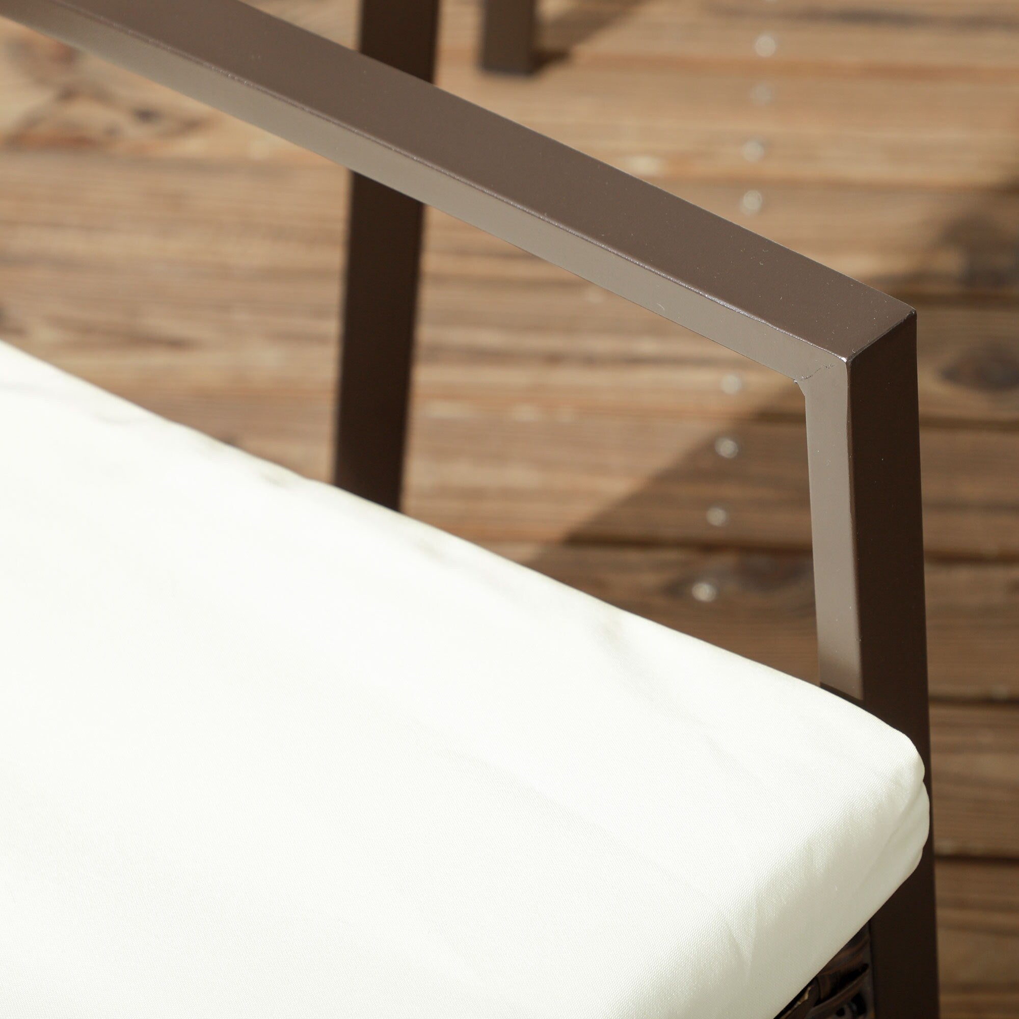 Outsunny Ensemble de 2 chaises de salle à manger d'extérieur en rotin synthétique avec coussin, dossier et accoudoirs