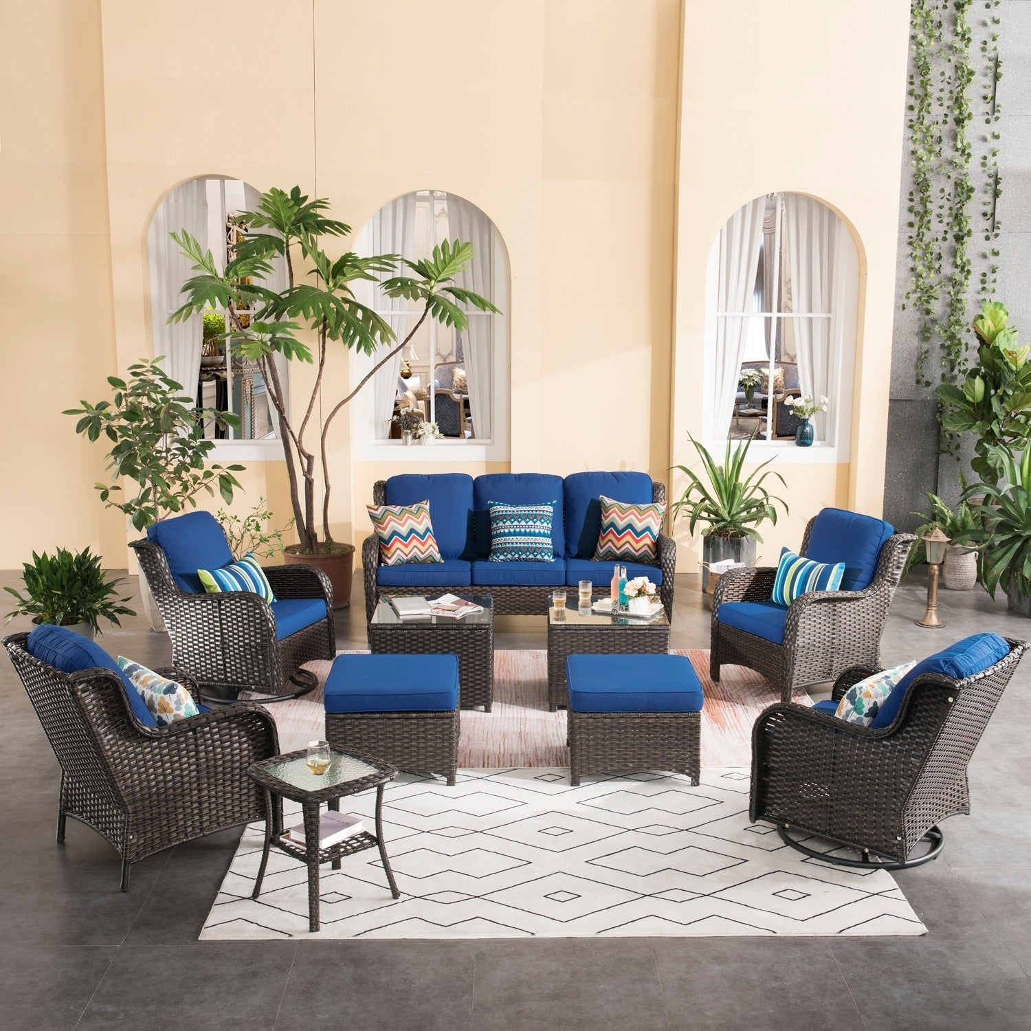 Ensemble de 10 chaises pivotantes de patio OVIOS avec tables