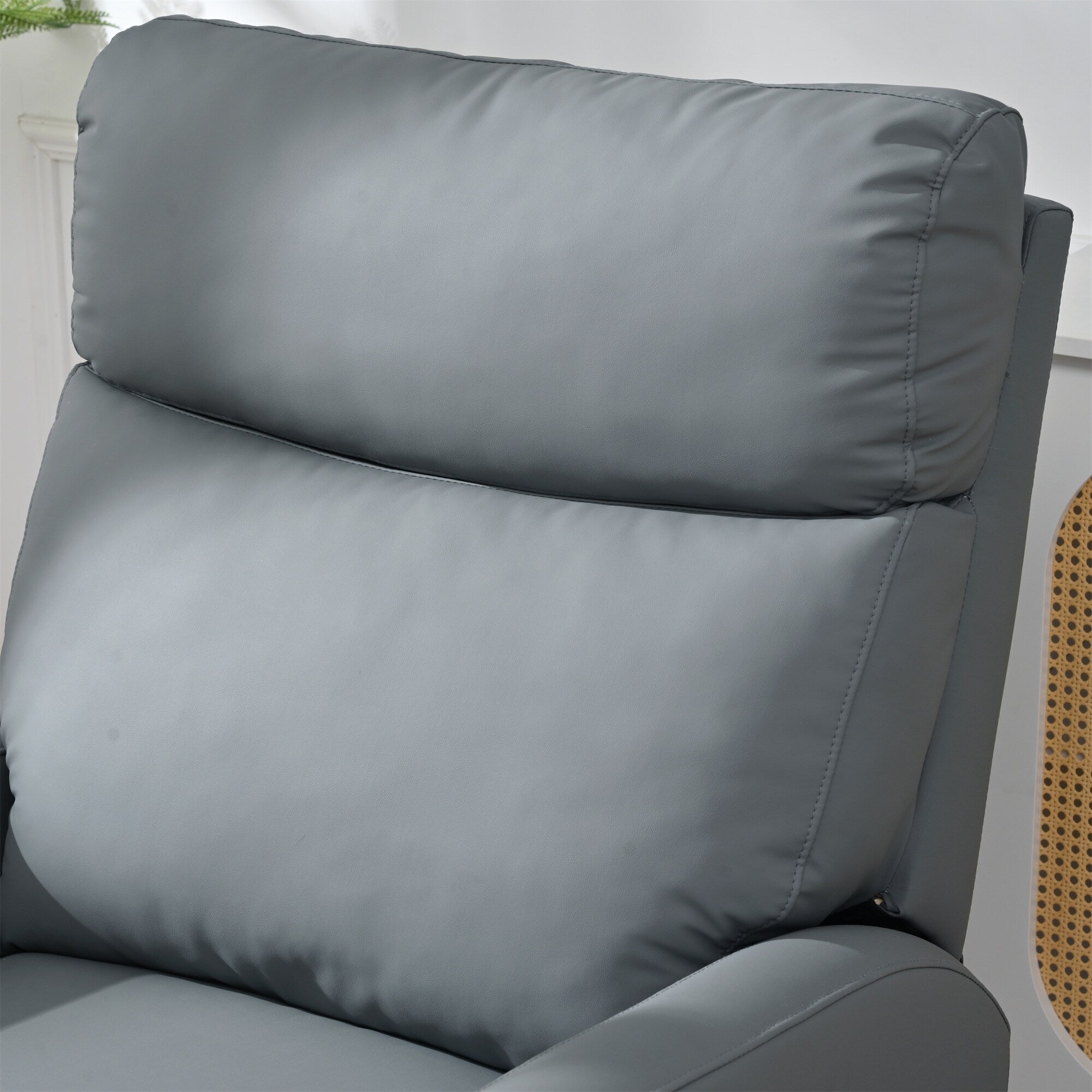 Fauteuil inclinable pivotant en polyuréthane avec rotation à 270°, inclinaison électrique de 95 à 160° et deux ports USB - Capacité de 150 kg