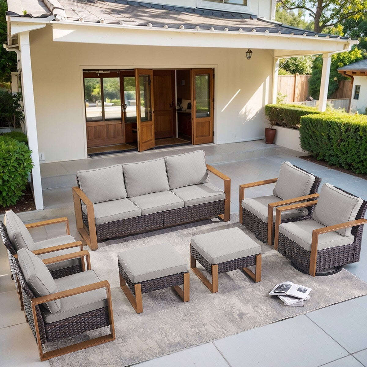 Canapé de patio avec fauteuil à bascule, poufs et table basse - Marron