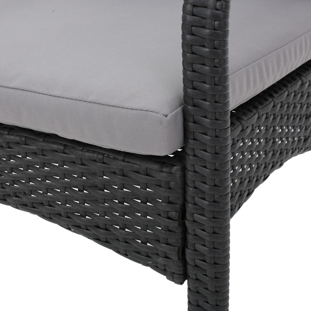 Ensemble de salle à manger d'extérieur Patterson 5 pièces en osier avec coussins par Christopher Knight Home