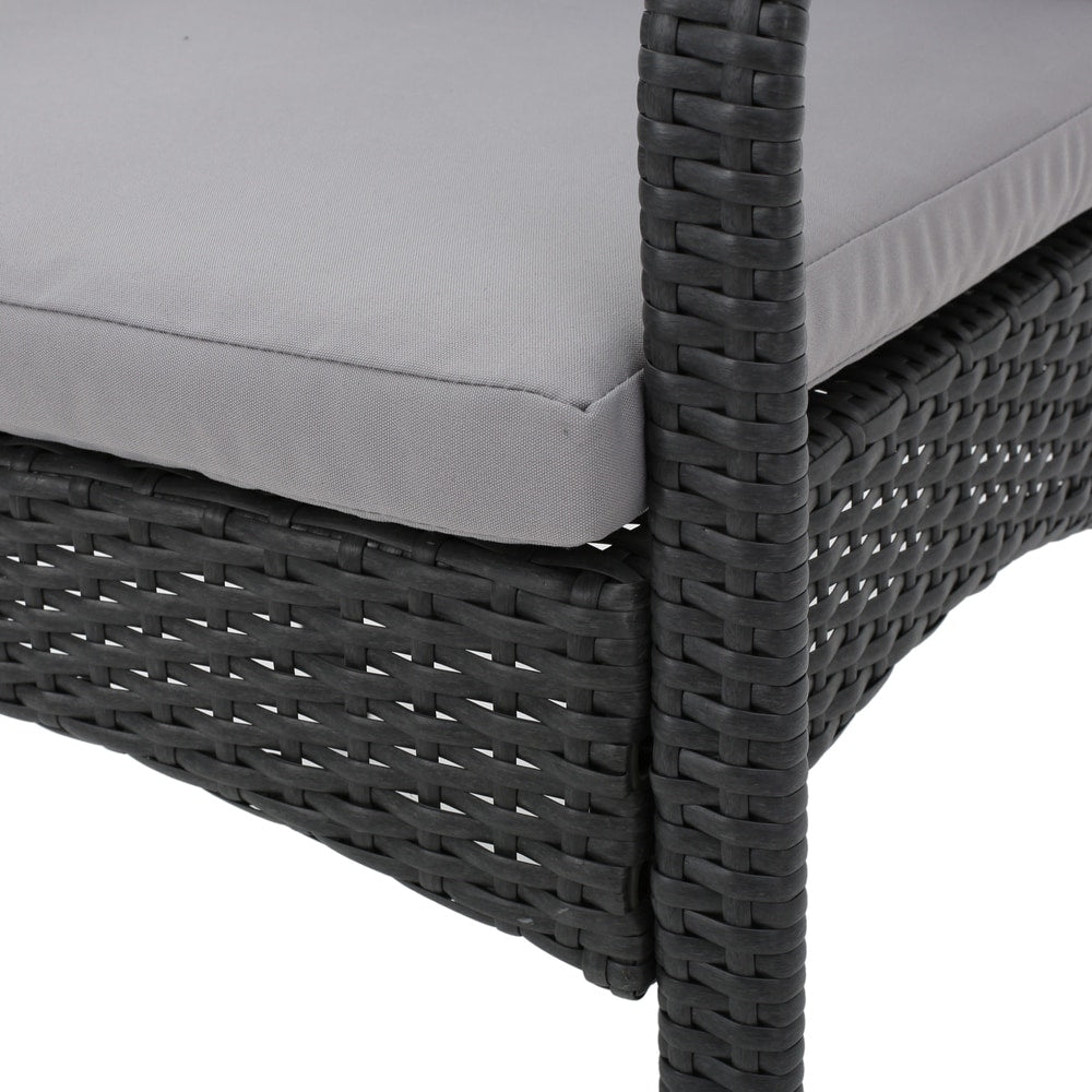 Ensemble de salle à manger d'extérieur Patterson 5 pièces en osier avec coussins par Christopher Knight Home